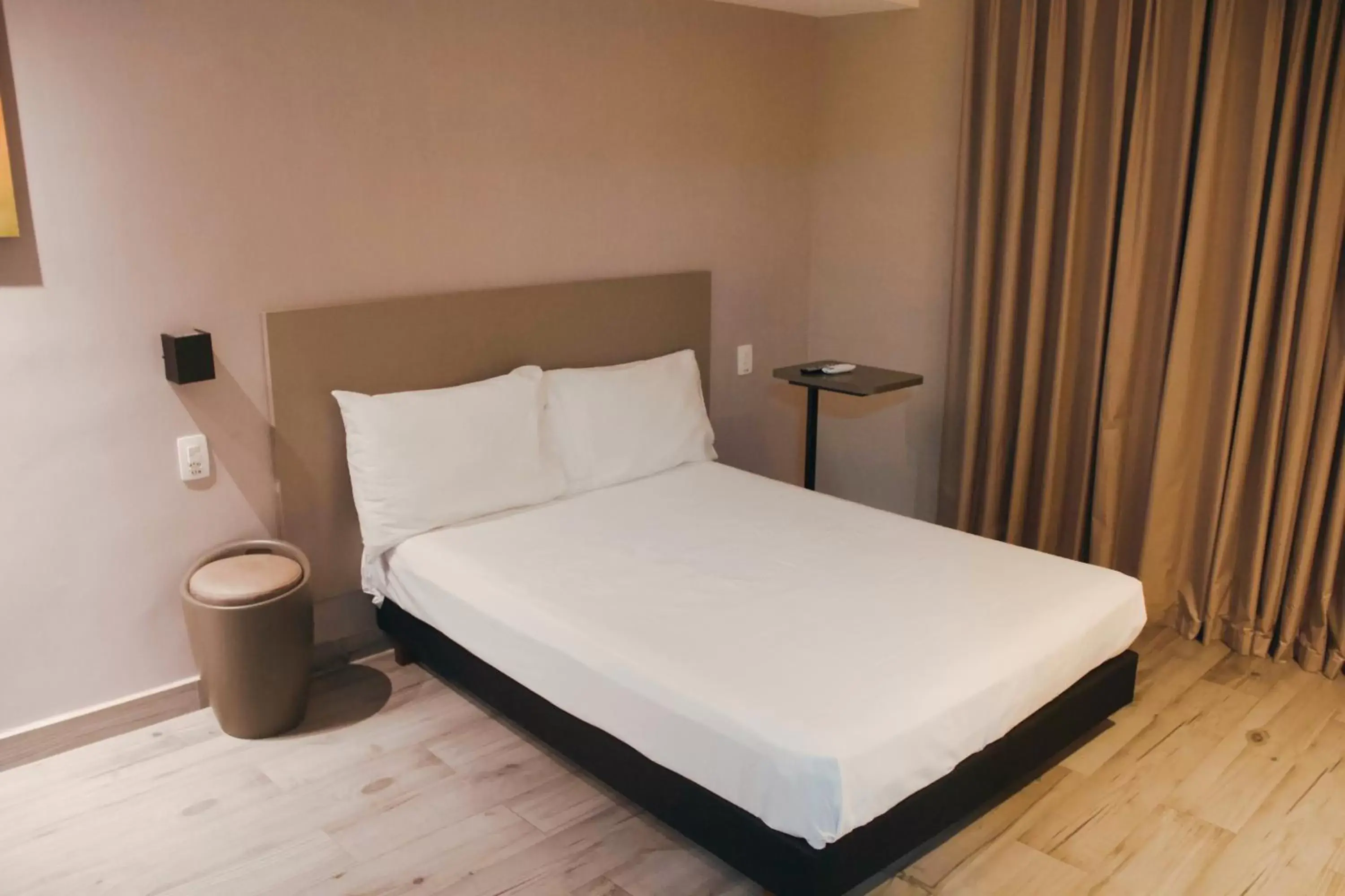 Bedroom, Bed in Íbis Styles Itaúna Bedroom, Bed in Íbis Styles Itaúna