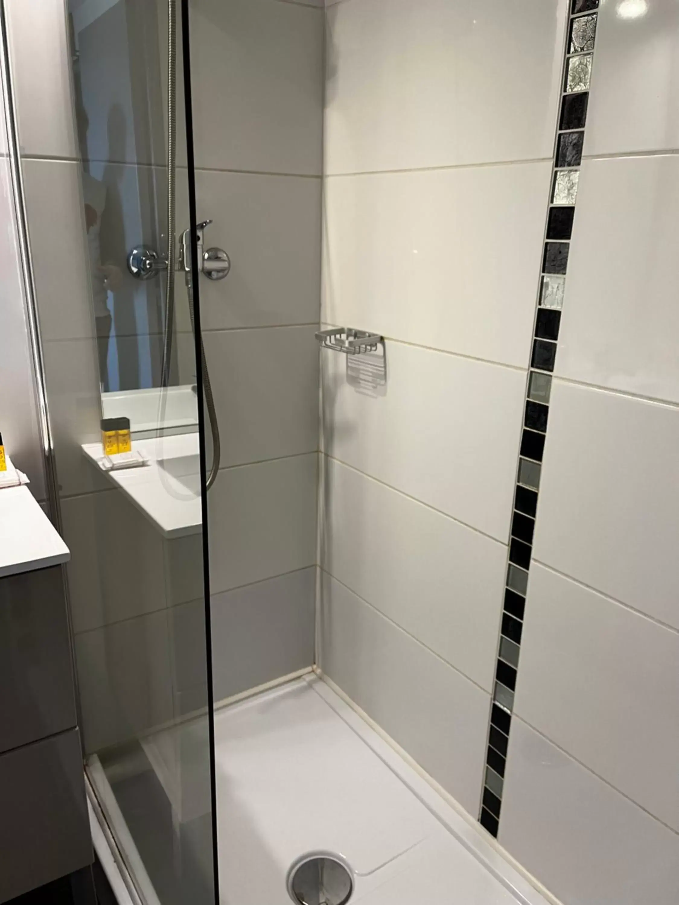 Property building, Bathroom in Sure Hotel by Best Western Annecy