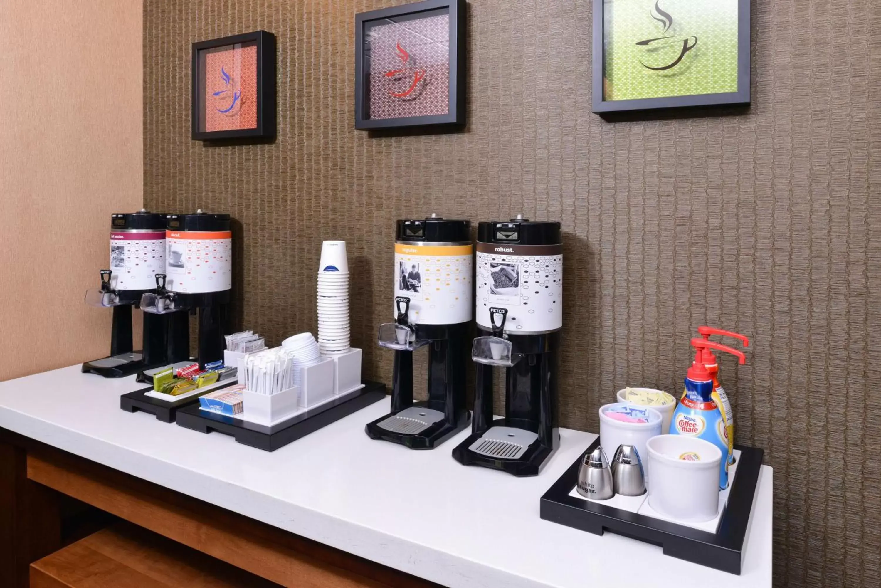 Dining area, Coffee/Tea Facilities in Hampton Inn & Suites St. Louis - Edwardsville