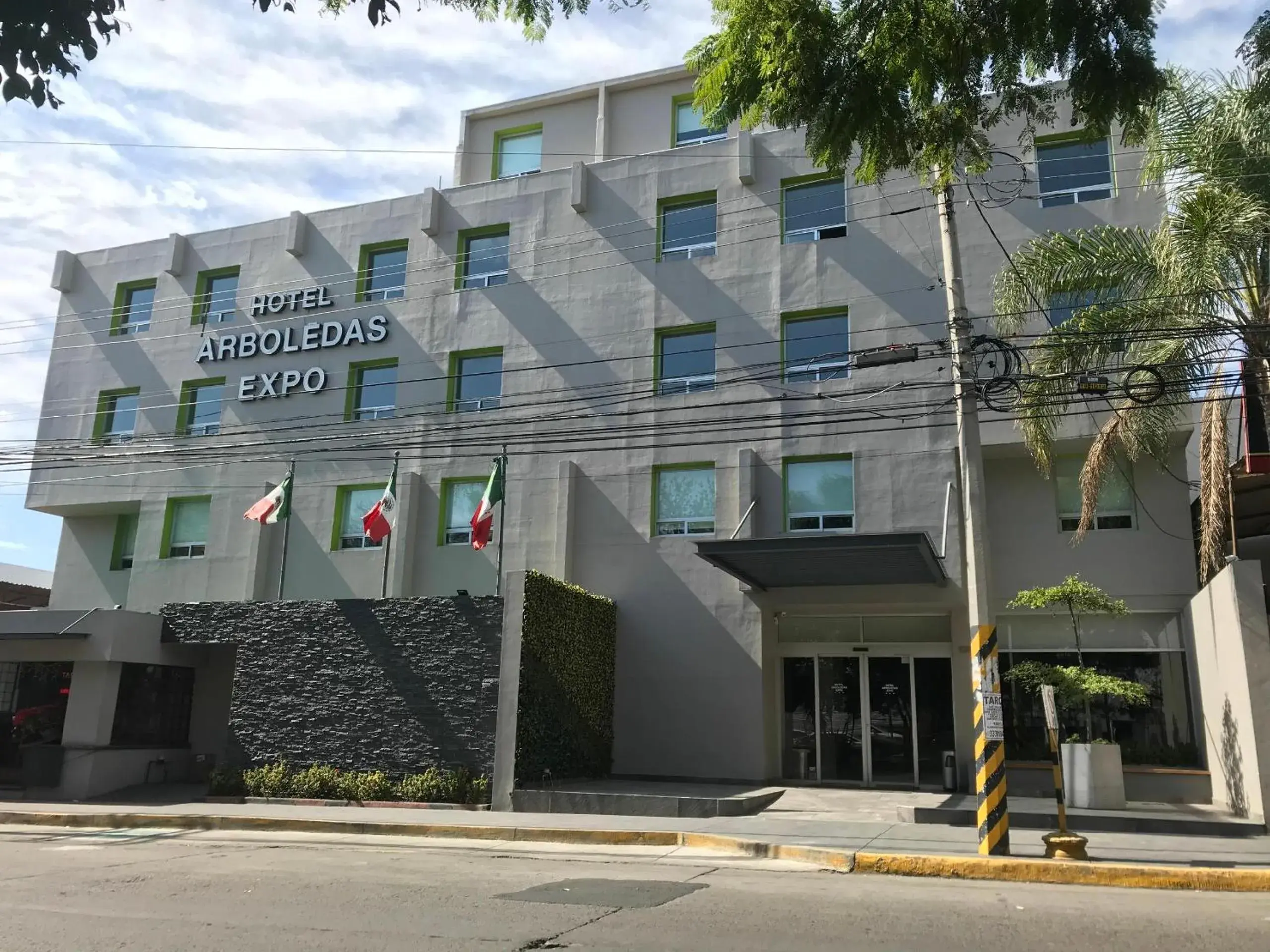 Facade/entrance, Property Building in Hotel Arboledas Expo