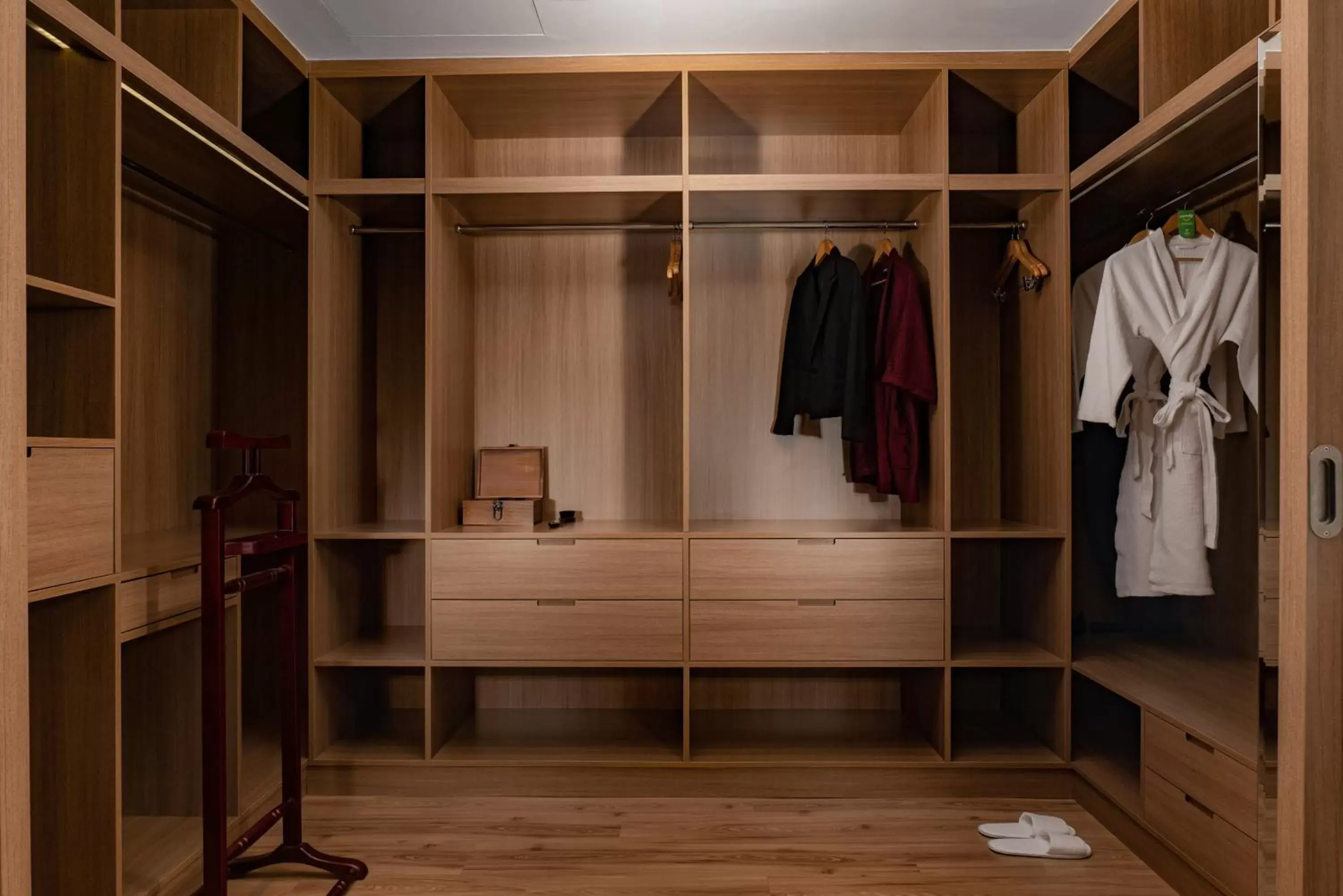 wardrobe in Holiday Inn & Suites Saigon Airport, an IHG Hotel