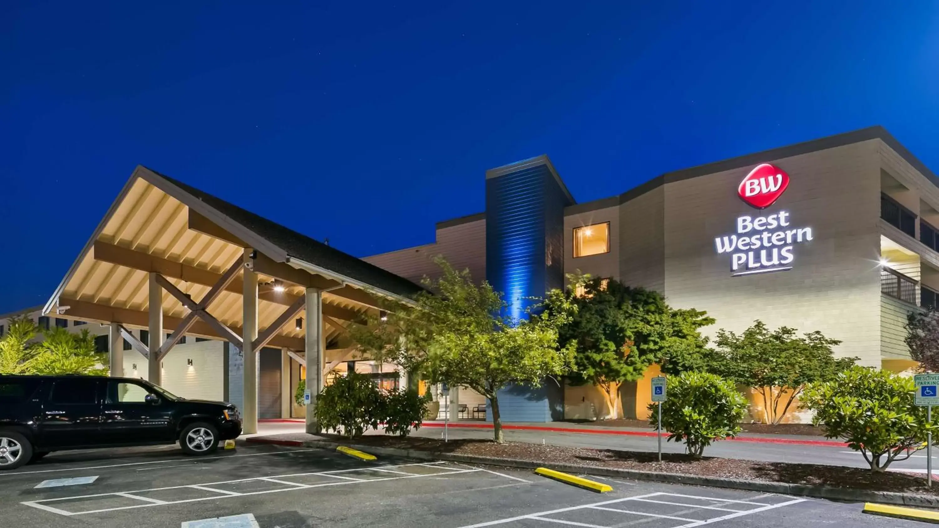 Property Building in Best Western Plus Silverdale Beach Hotel