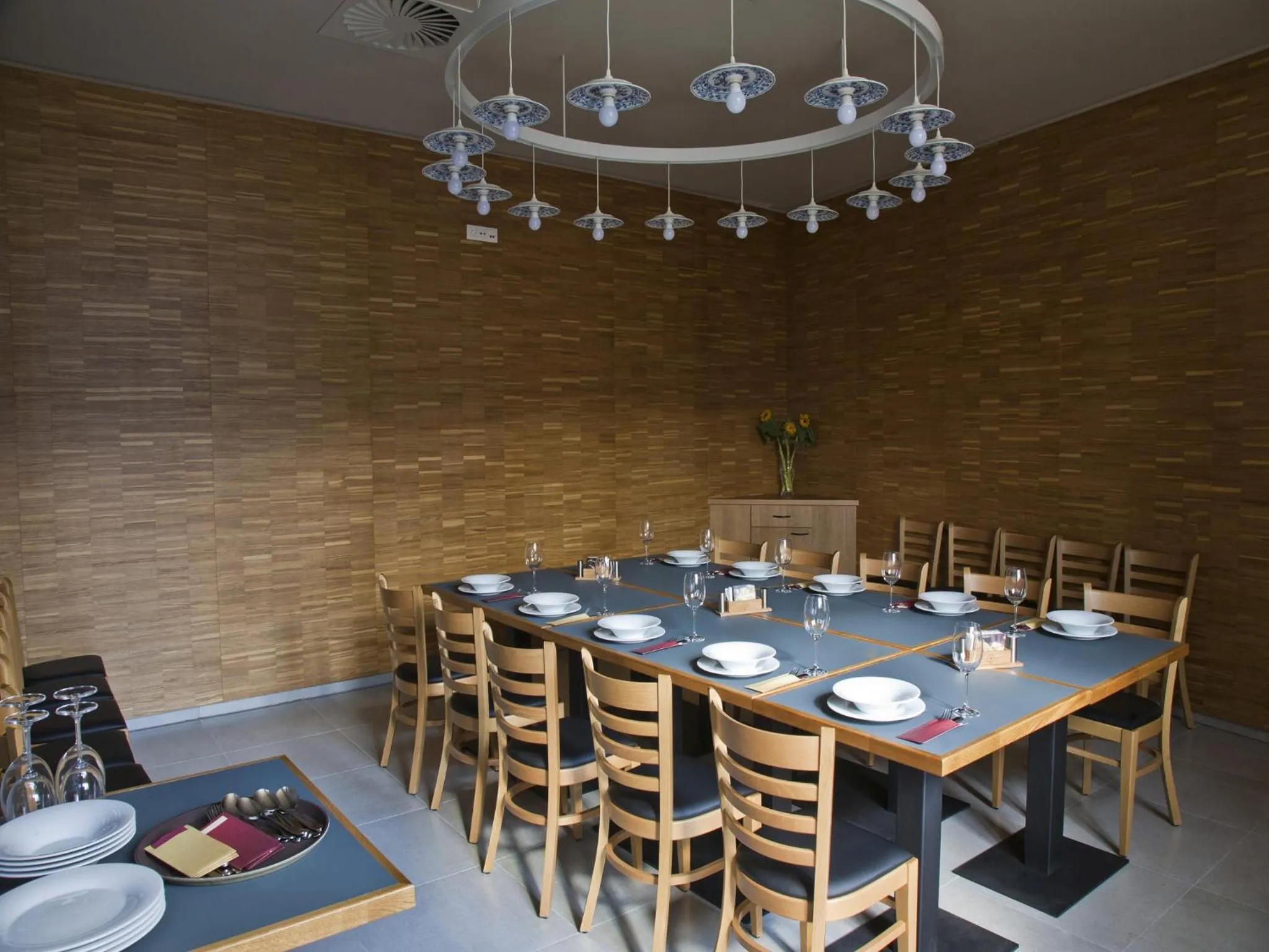 Restaurant/places to eat in EA Business Hotel Jihlava