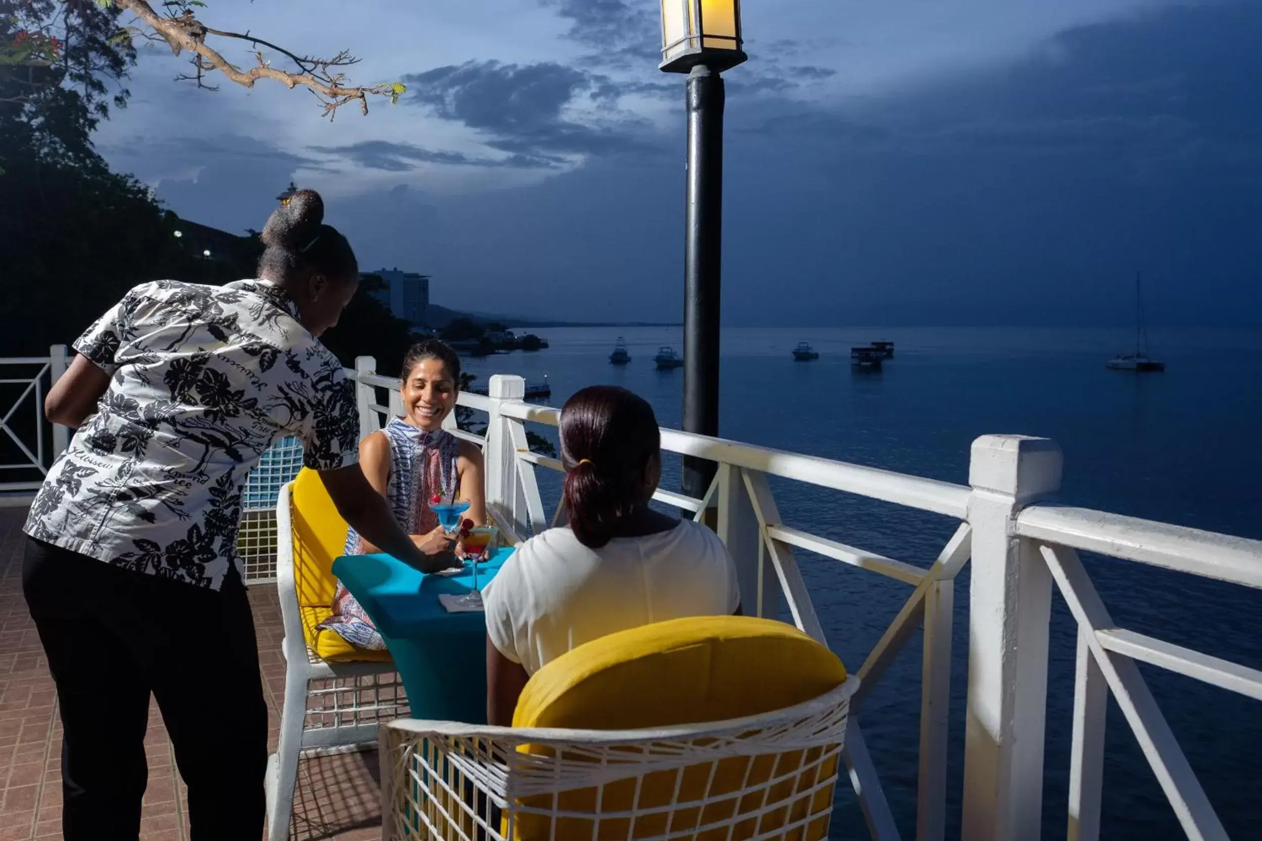 Lounge or bar in Hibiscus Lodge Hotel Lounge or bar in Hibiscus Lodge Hotel