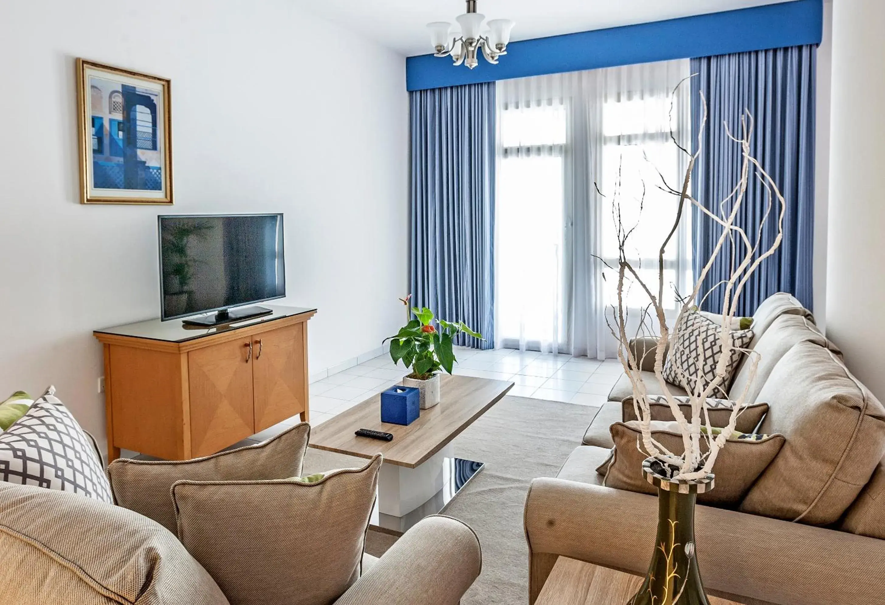 TV and multimedia, Seating Area in Roda Al Murooj Residences