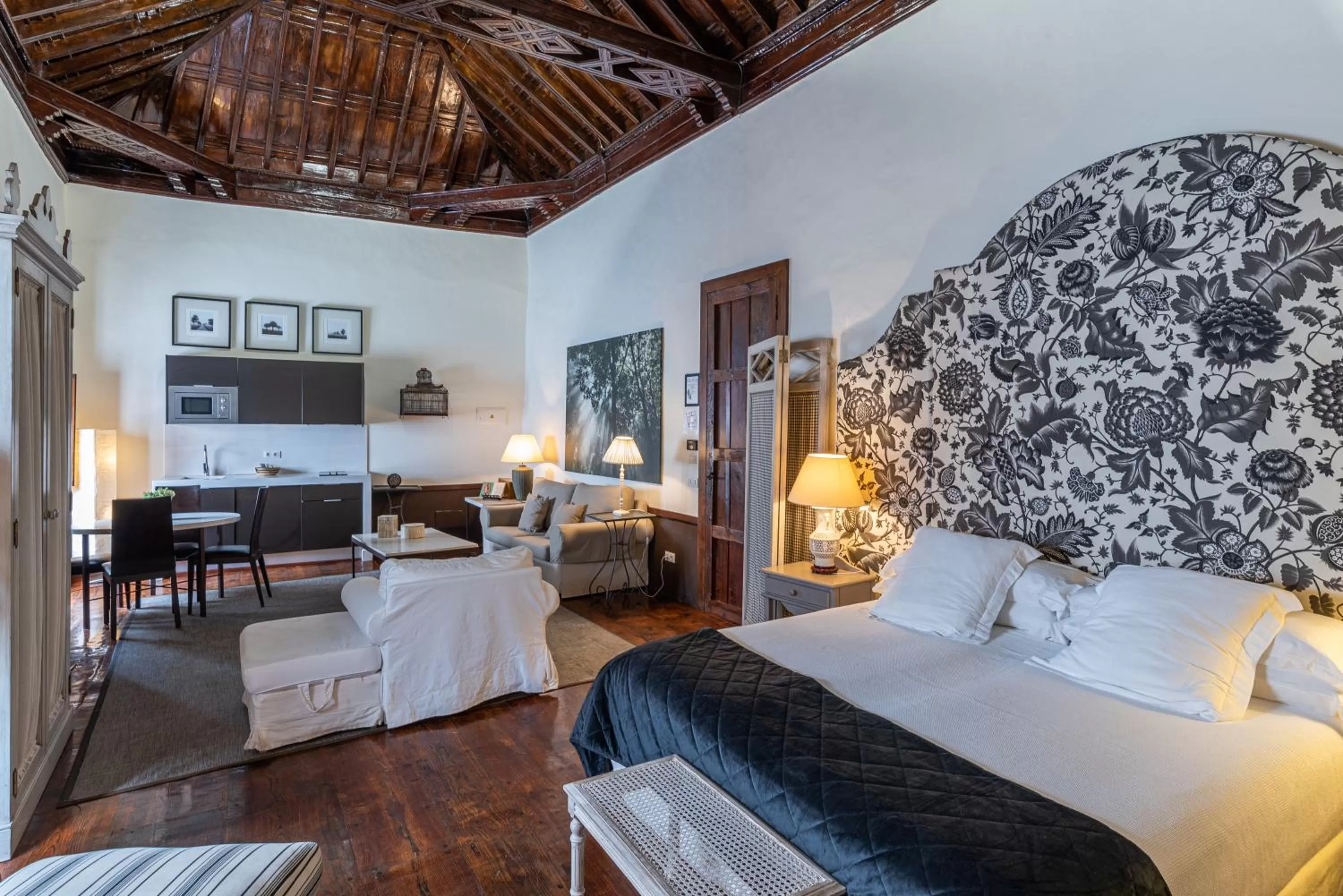 Bed in Isla Baja Suites