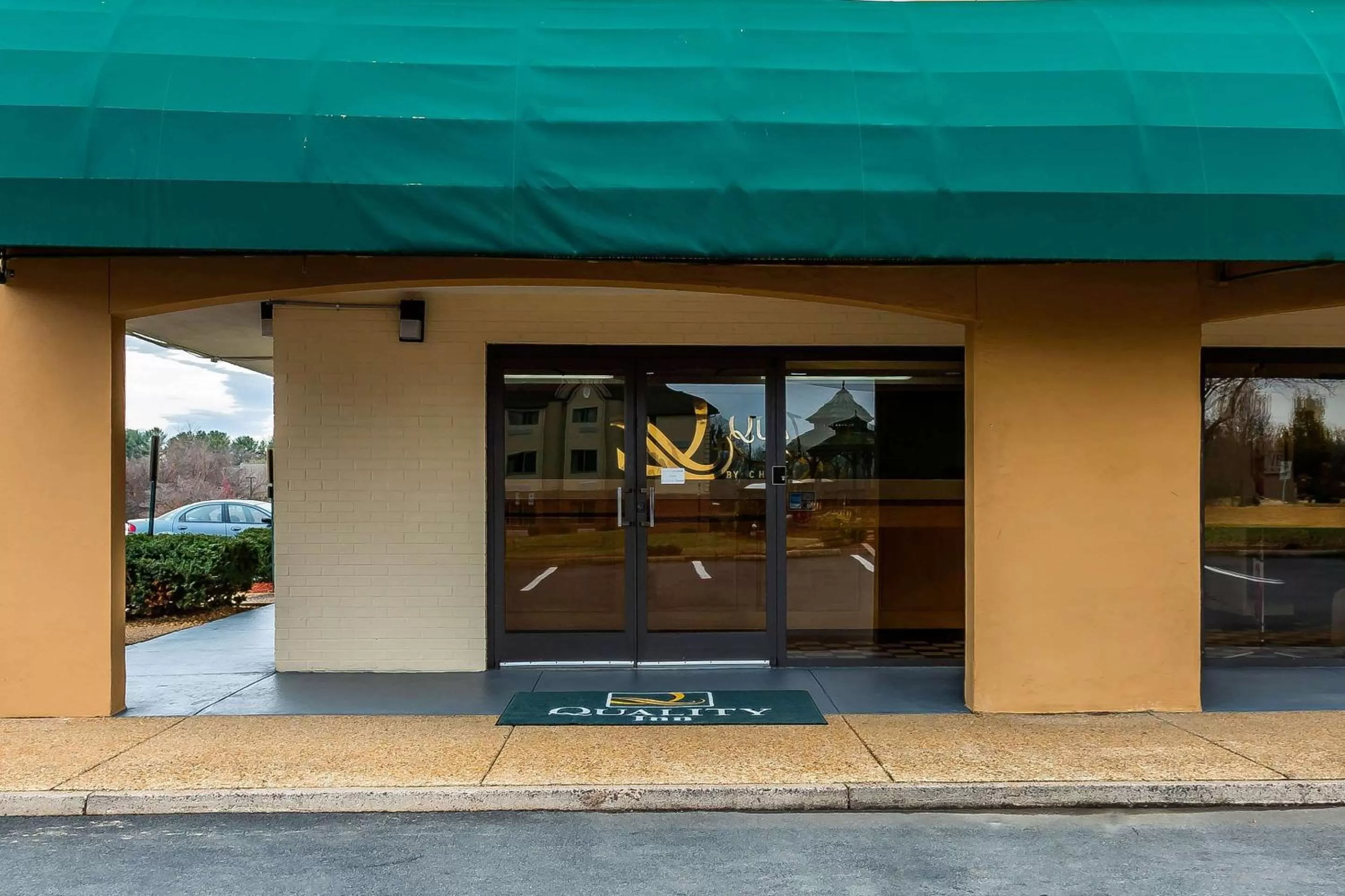 Property building in Quality Inn Culpeper