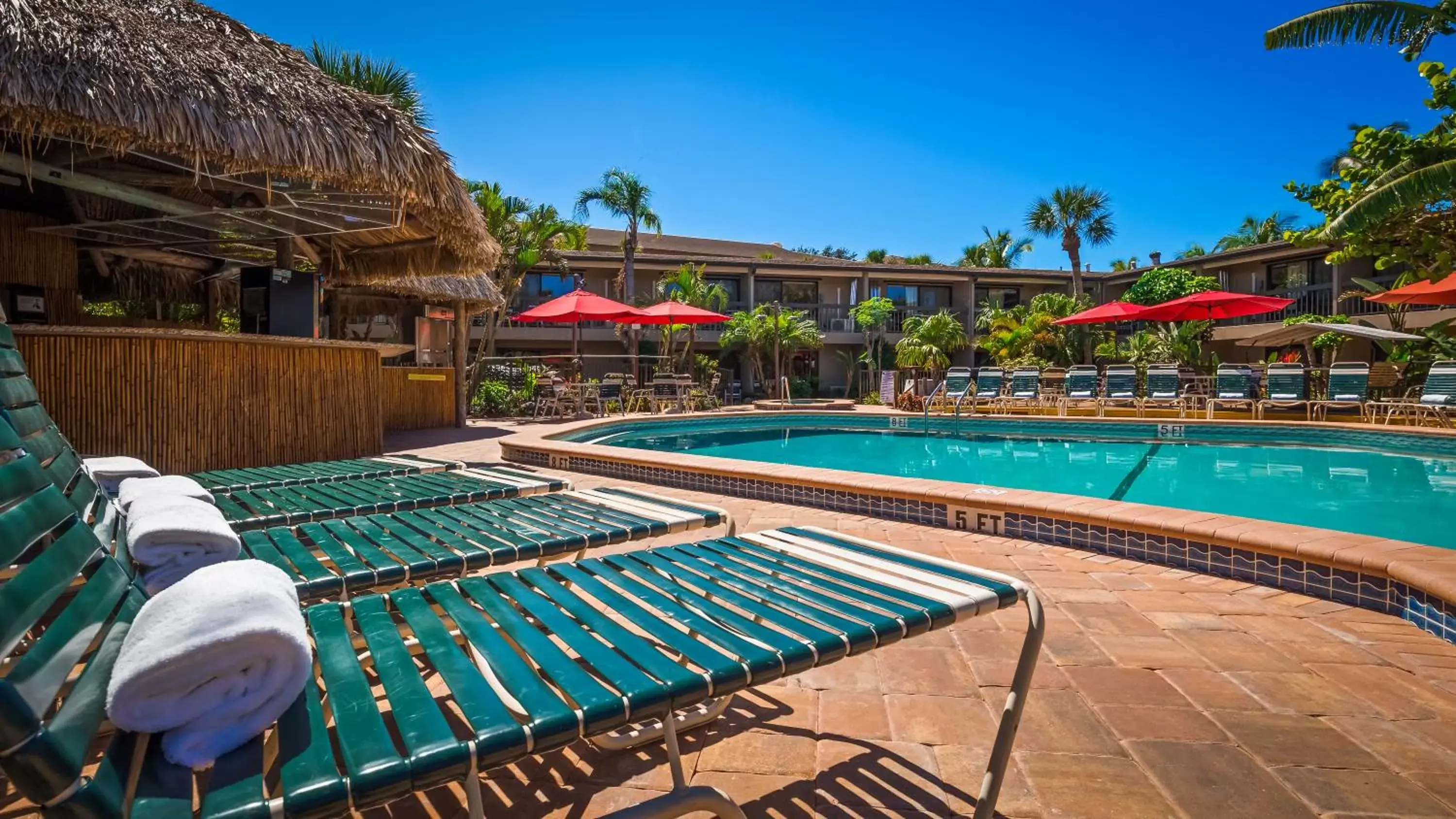 Swimming Pool in Best Western Naples Inn & Suites