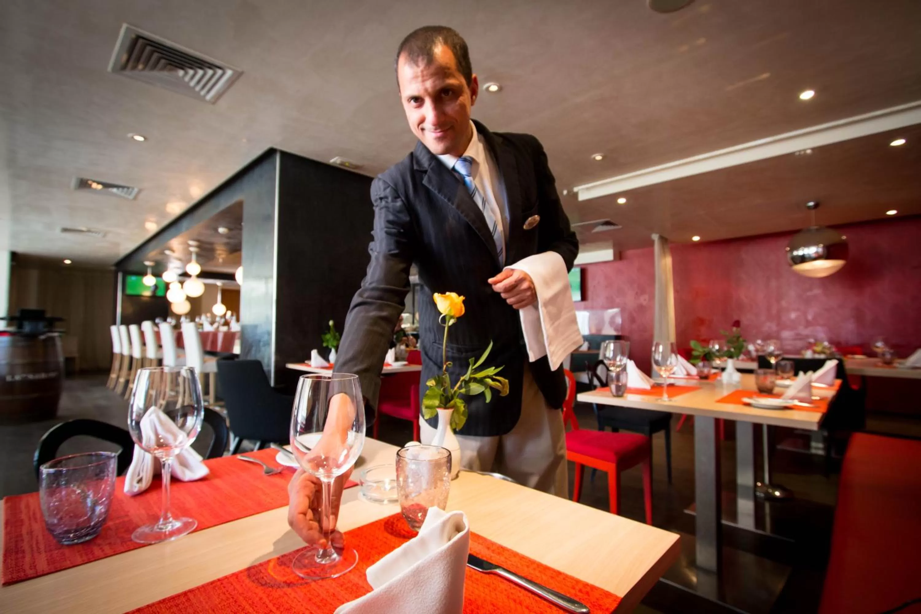 Staff in Golden Tulip El Mechtel