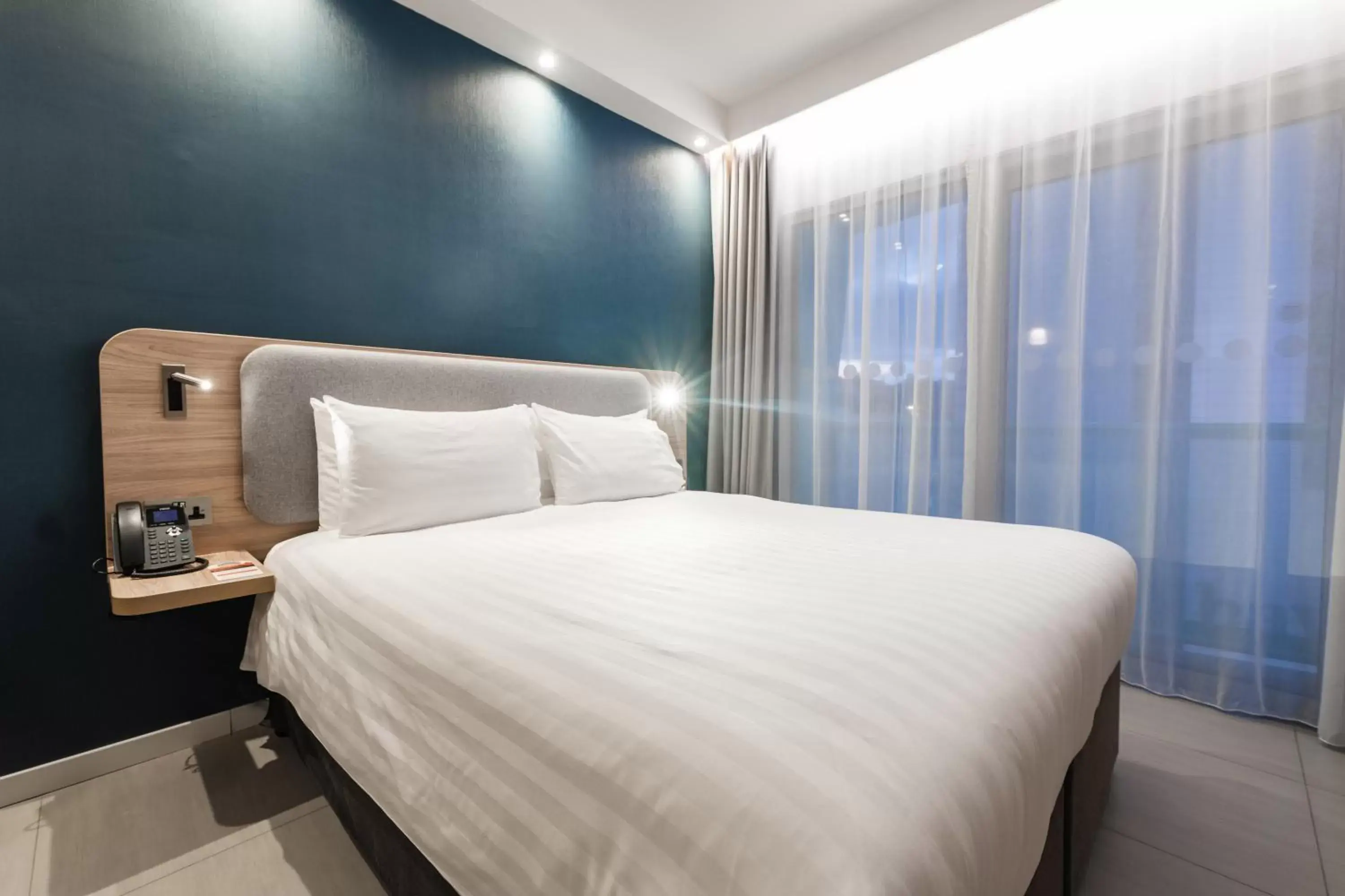 Bed in Holiday Inn Express - Malta, an IHG Hotel