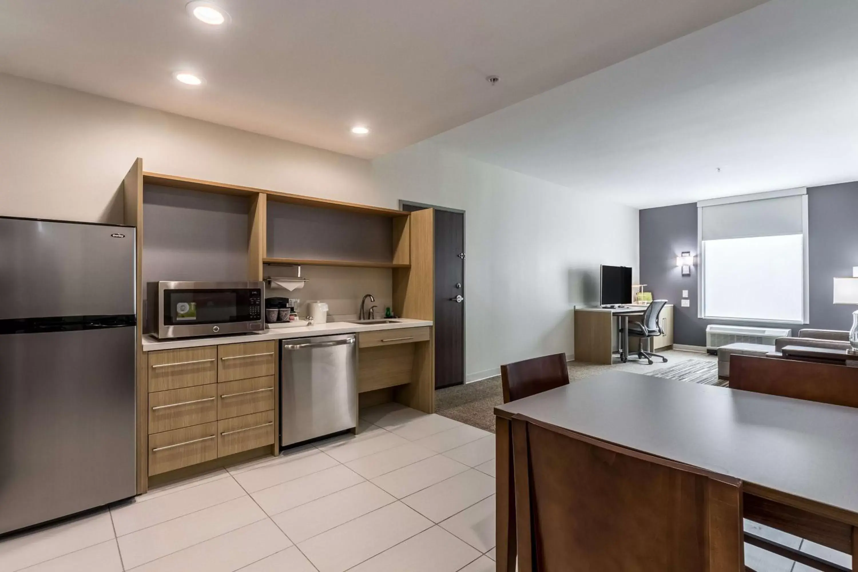 Kitchen or kitchenette, Kitchen/Kitchenette in Home2 Suites By Hilton Fort Worth Northlake