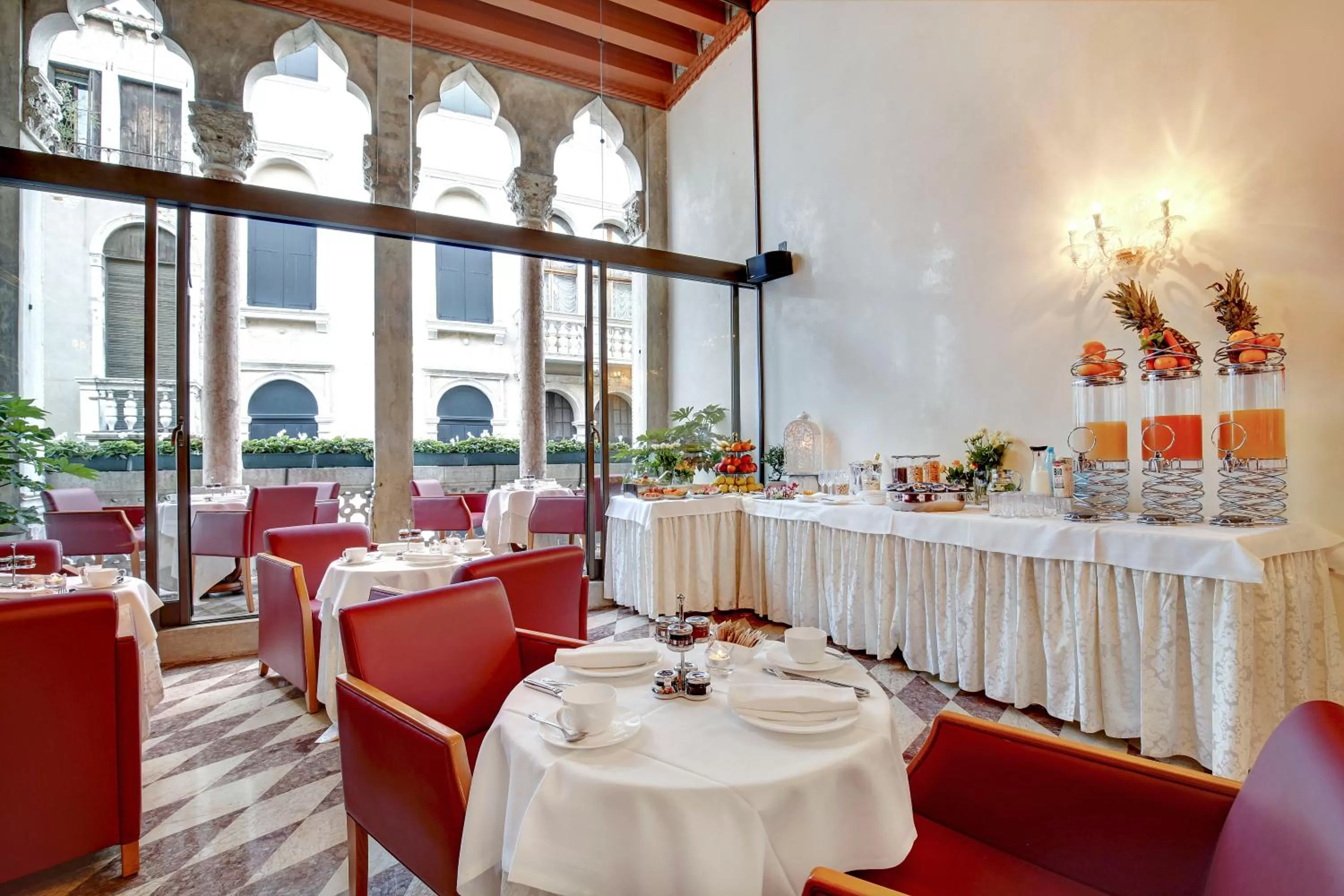 Lounge or bar in Hotel Donà Palace