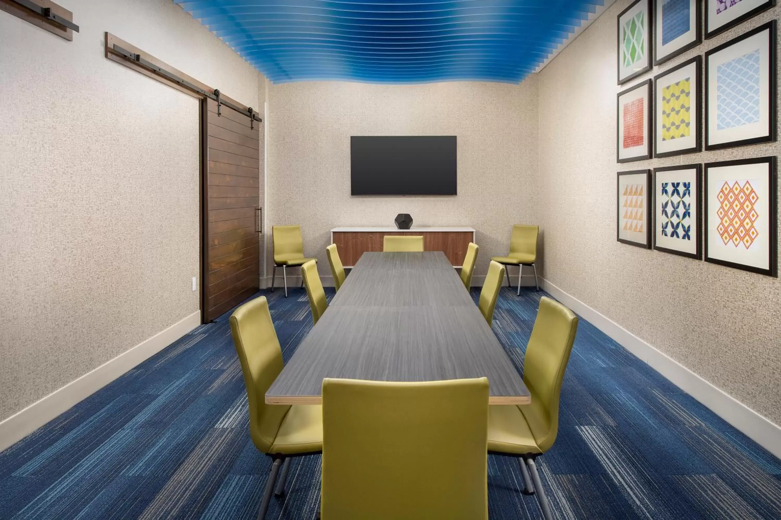 Meeting/conference room in Holiday Inn Express & Suites Kingsland I-95-Naval Base Area, an IHG Hotel