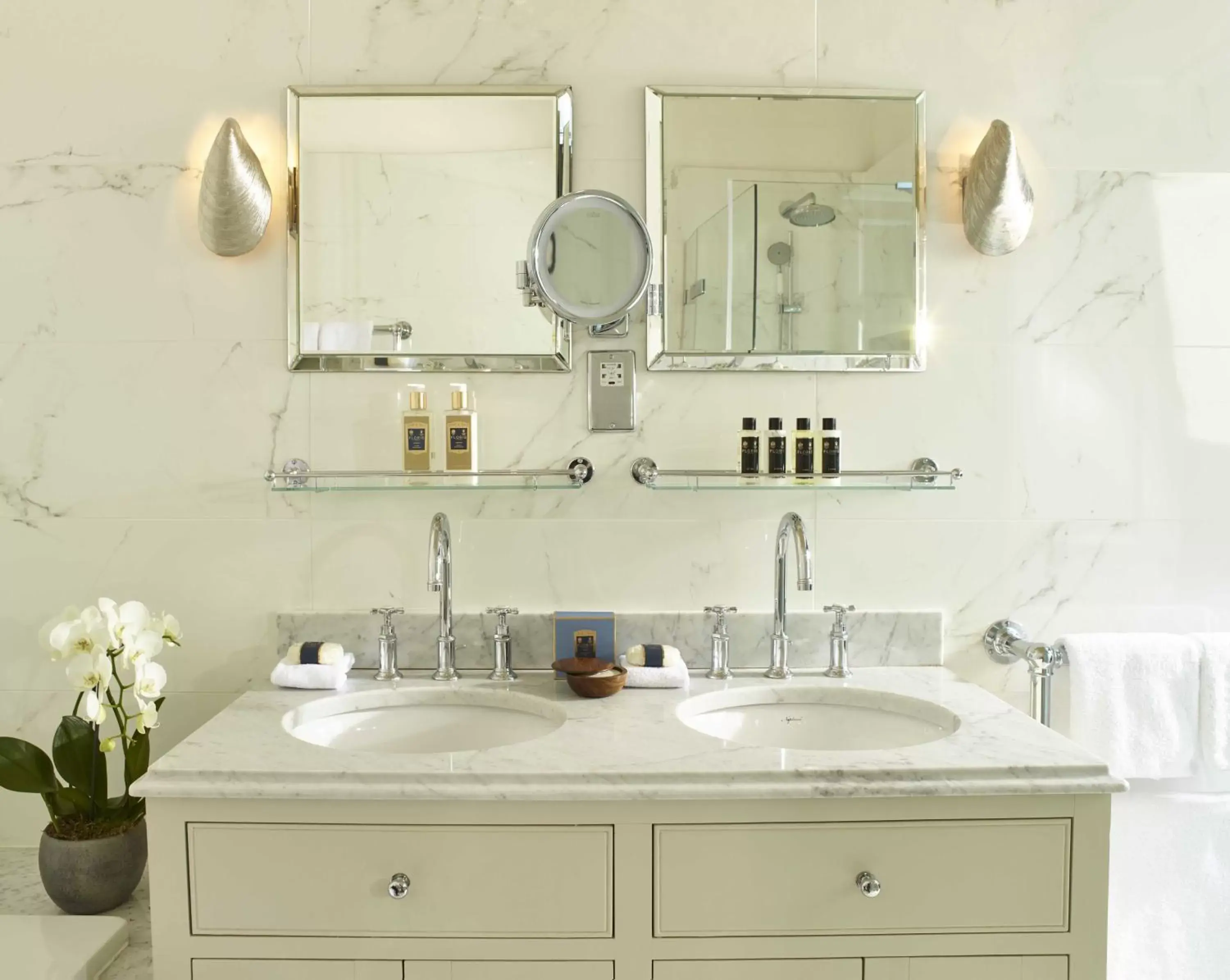 Bathroom in The Royal Crescent Hotel & Spa