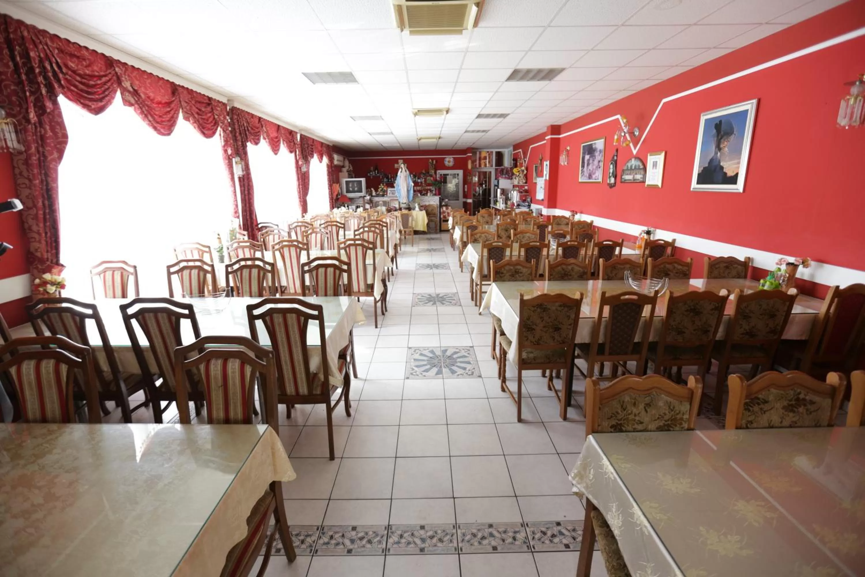 Restaurant/places to eat in Hotel Matal