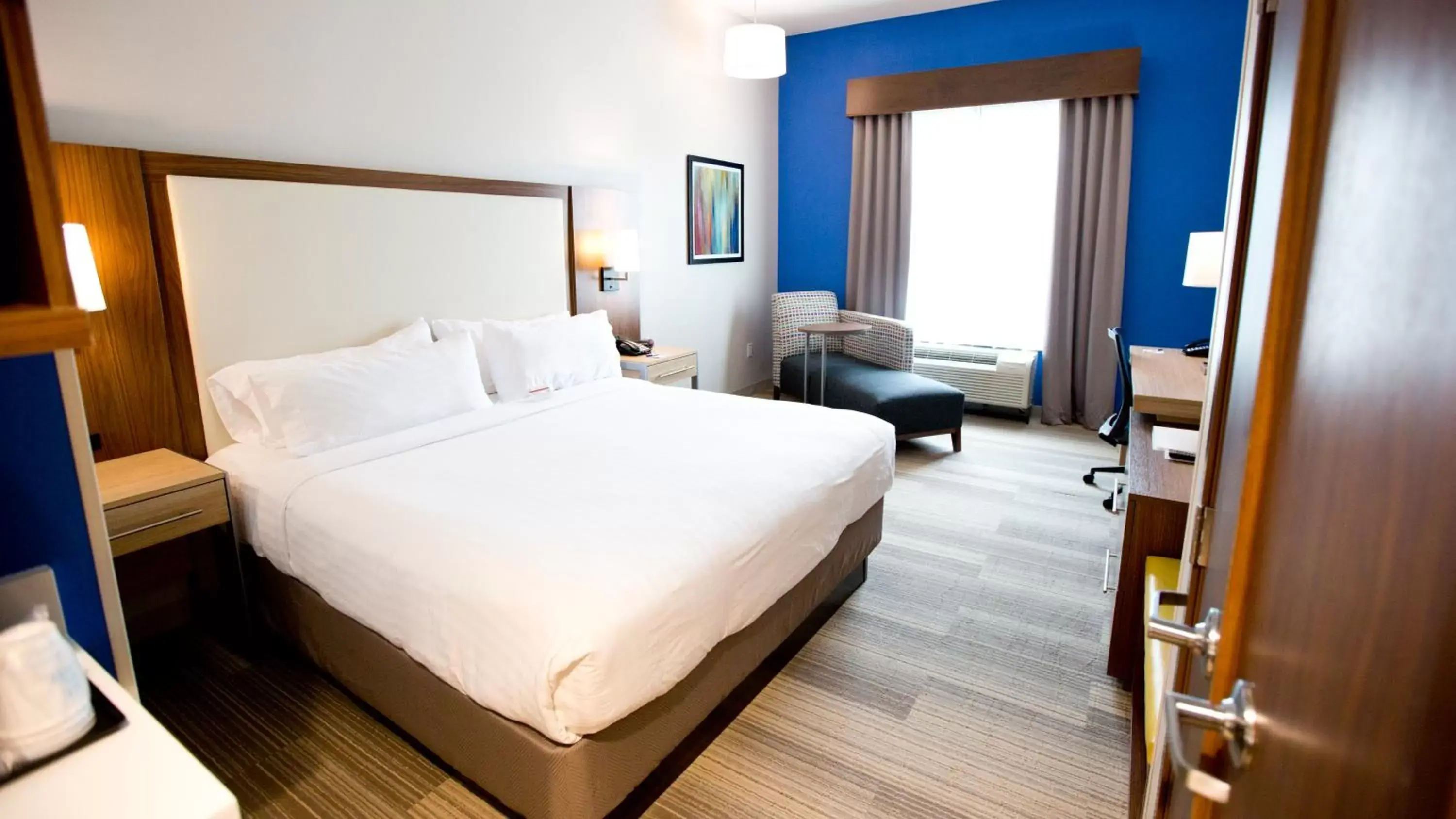 Photo of the whole room, Bed in Holiday Inn Express & Suites Houston NW - Hwy 290 Cypress, an IHG Hotel
