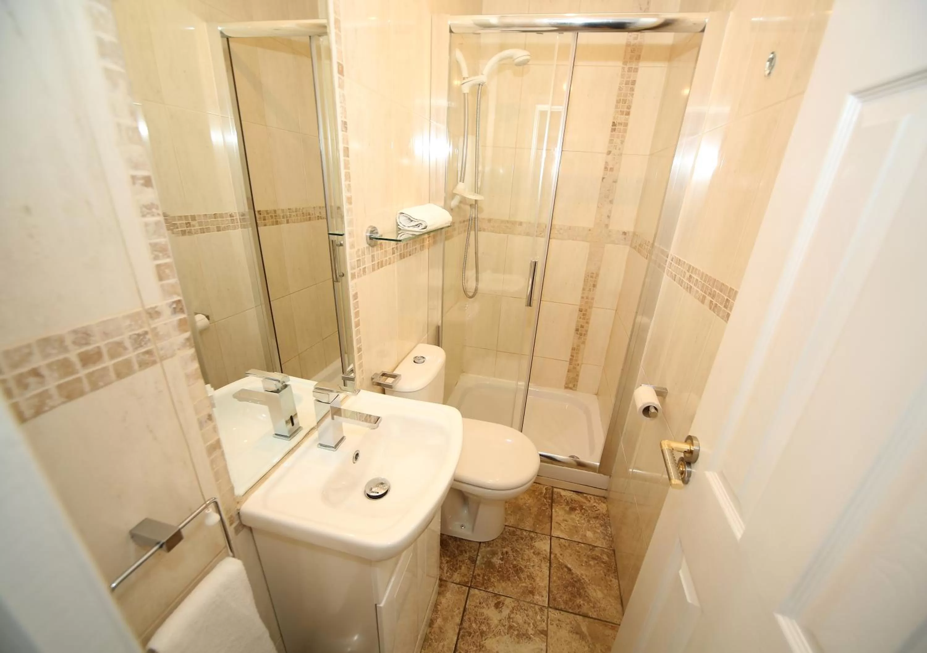 Bathroom in Greenmount Bed and Breakfast