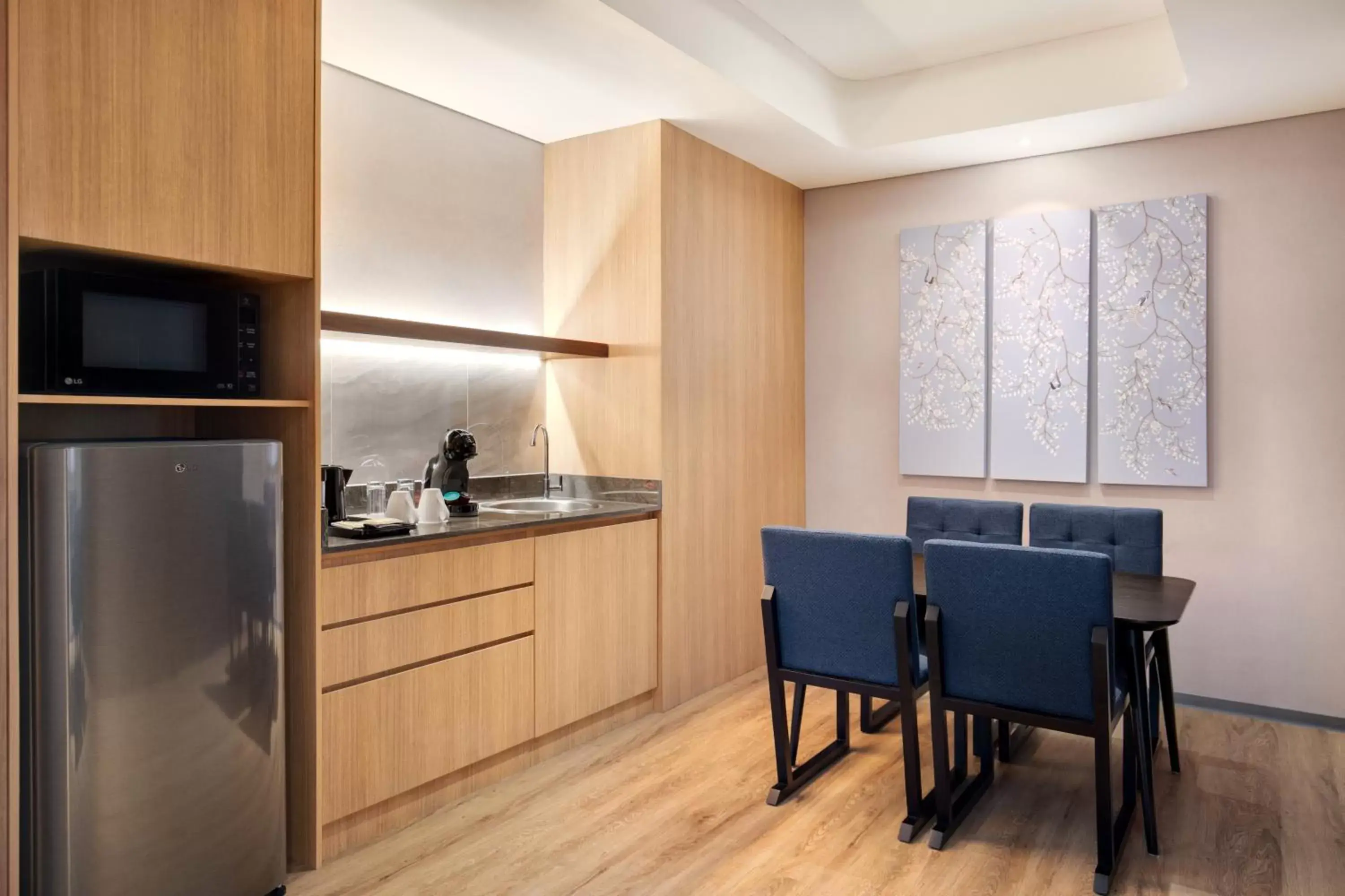 Kitchen or kitchenette, Kitchen/Kitchenette in Mercure Jakarta Gatot Subroto