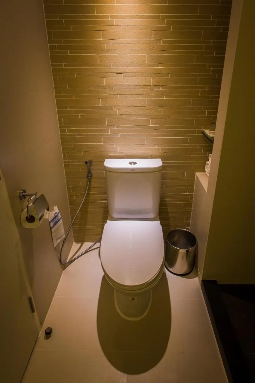 Toilet in Crystal Hotel Hat Yai