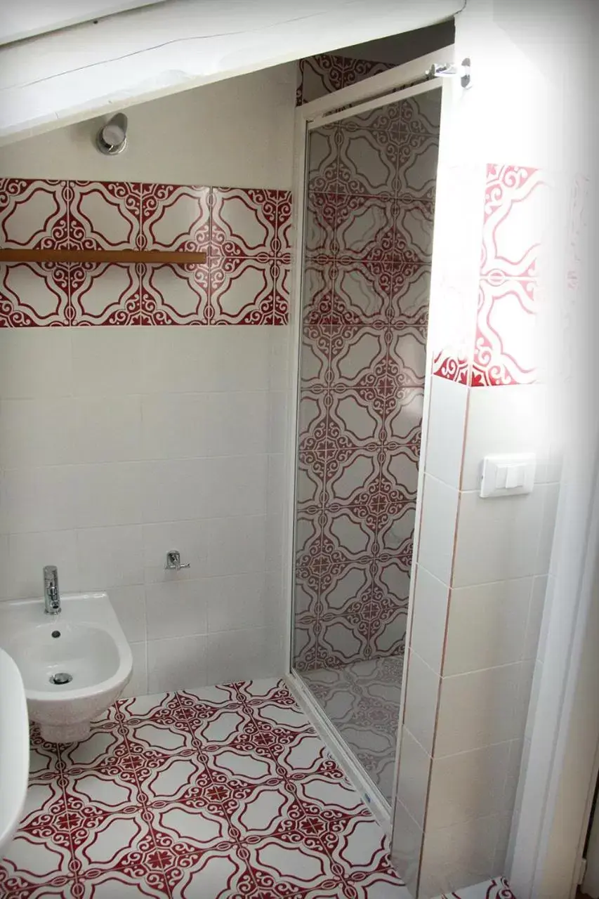Shower, Bathroom in B&B Cerasarella