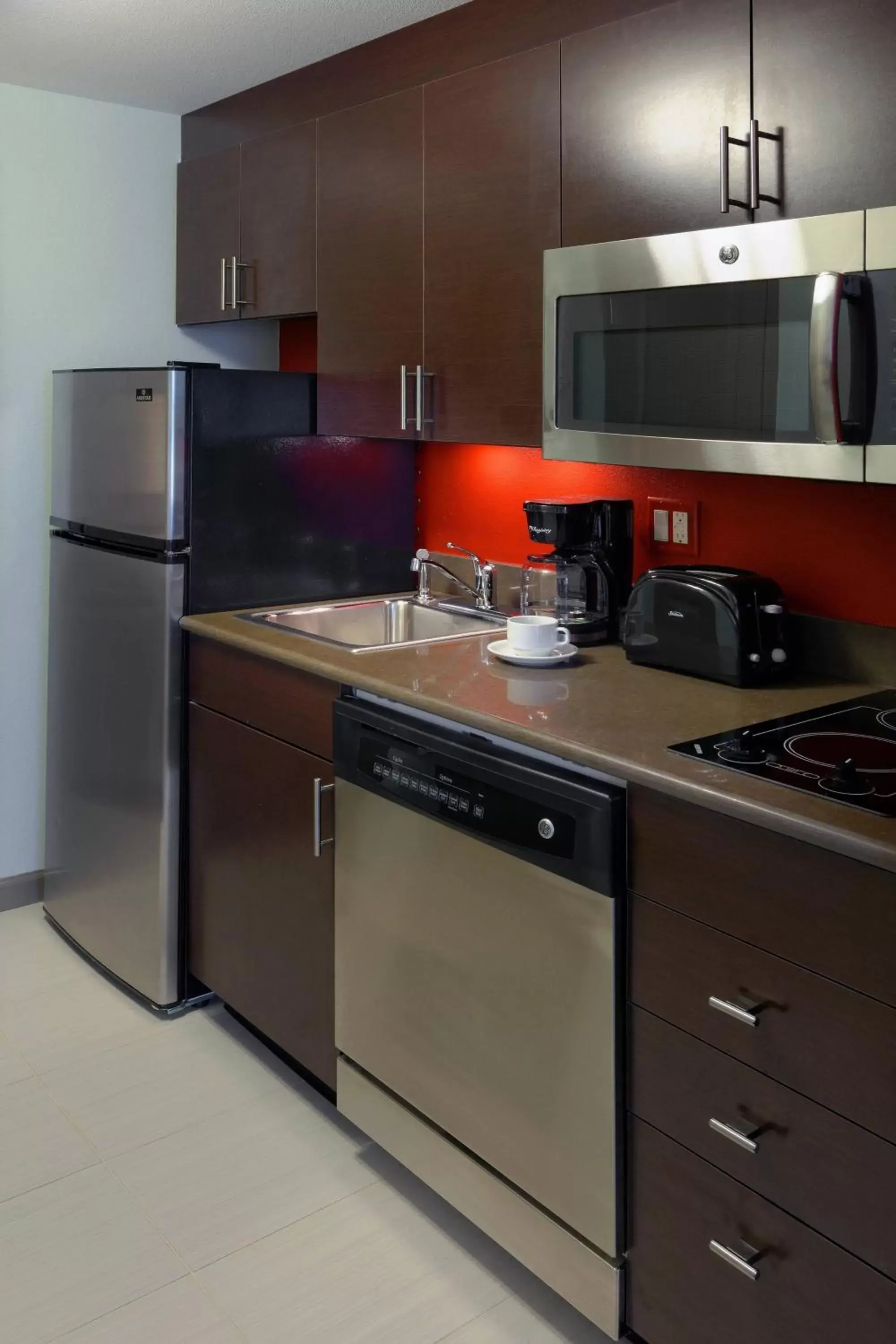 Kitchen or kitchenette, Kitchen/Kitchenette in TownePlace Suites by Marriott Springfield