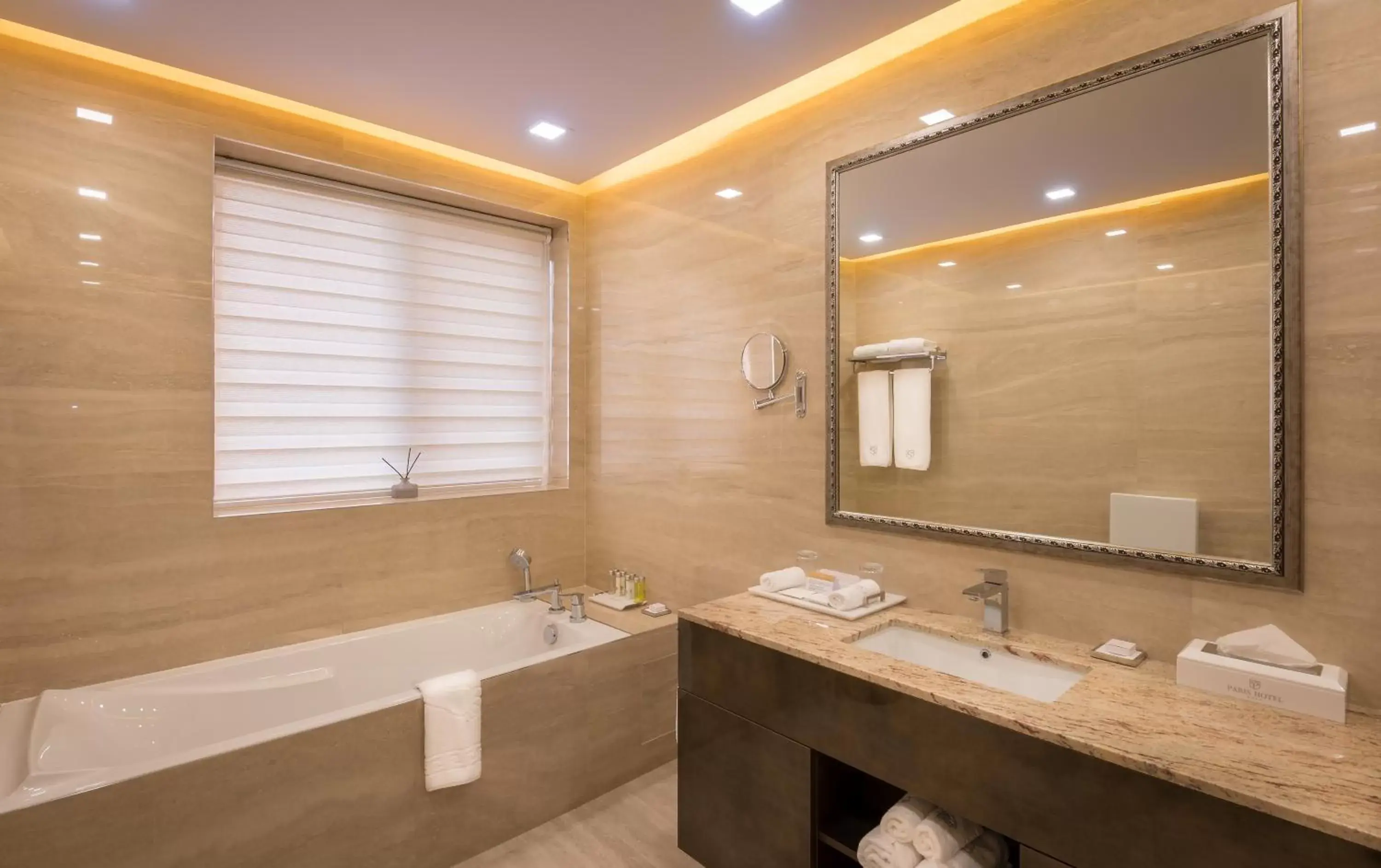 Hot Tub, Bathroom in Paris Hotel Yerevan