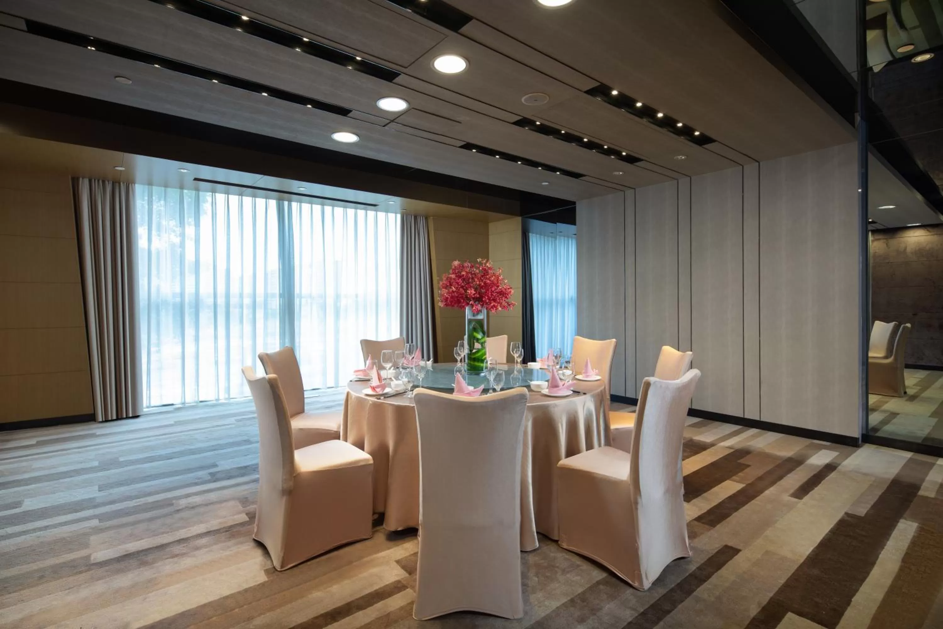 Restaurant/places to eat in Crowne Plaza Guangzhou Huadu by IHG - Free Shuttle bus between hotel to Exhibition Center During Canton Fair