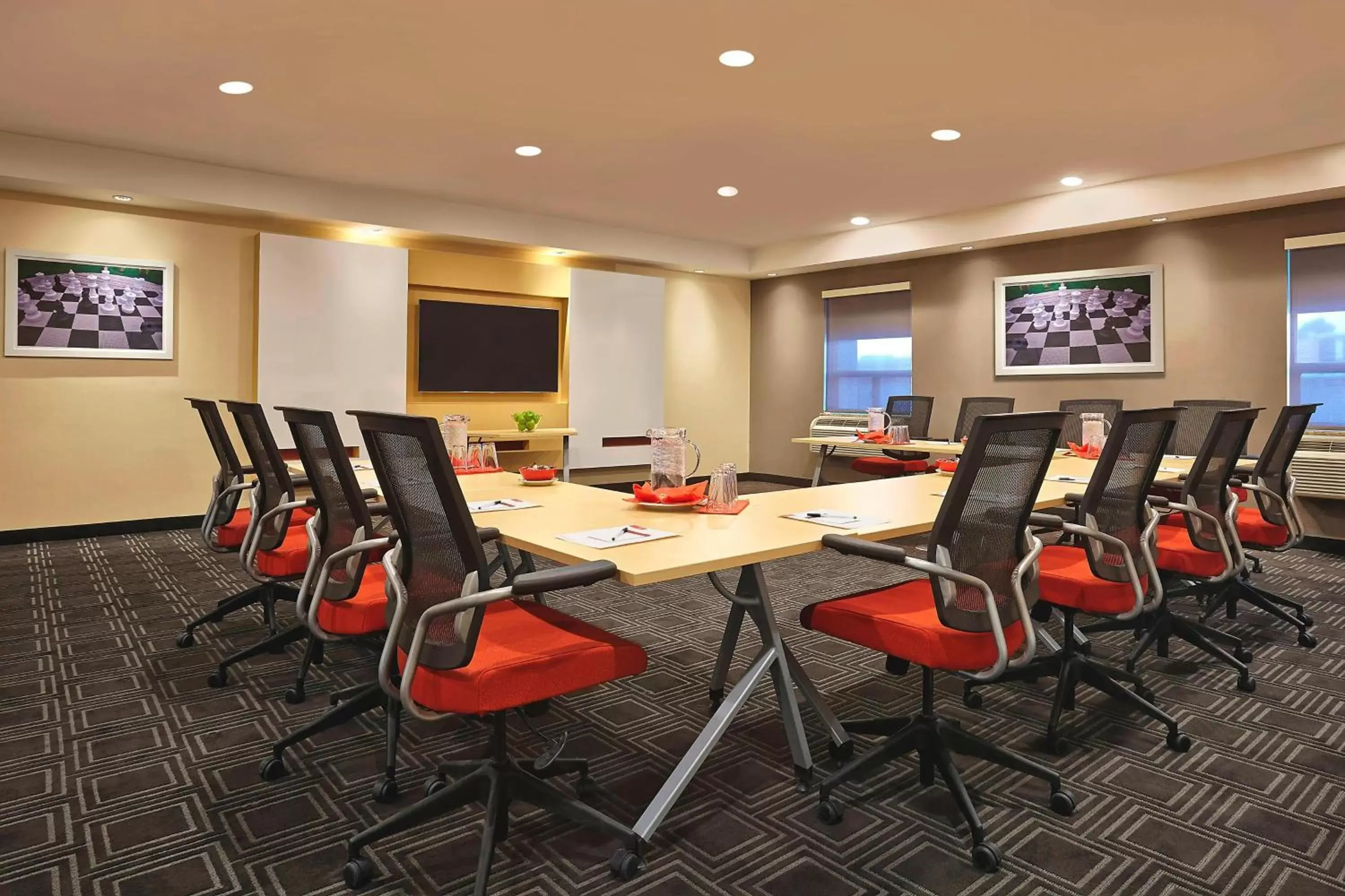 Meeting/conference room in TownePlace Suites by Marriott London
