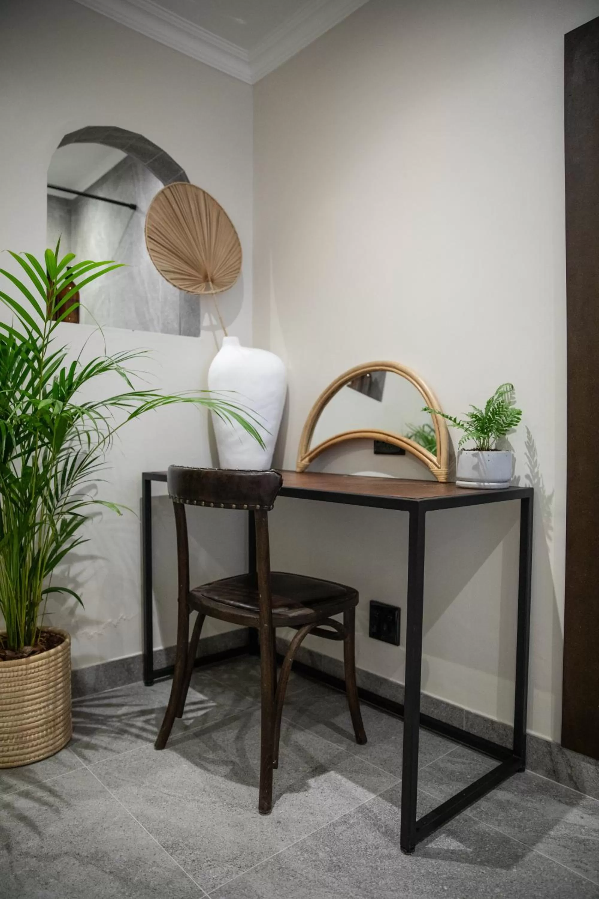 hair dresser in Sea Castle Hotel Camps Bay