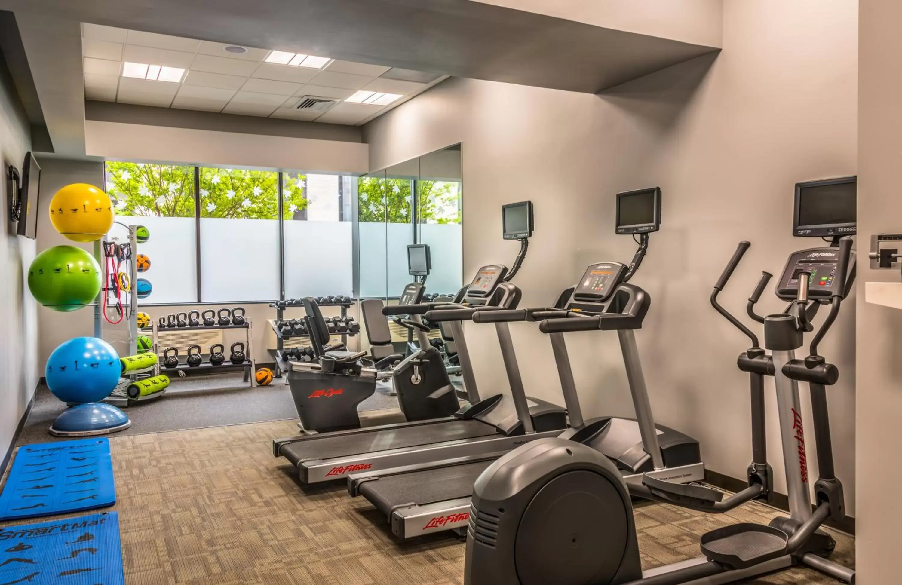 Fitness centre/facilities, Fitness Center/Facilities in Holiday Inn Arlington at Ballston, an IHG Hotel