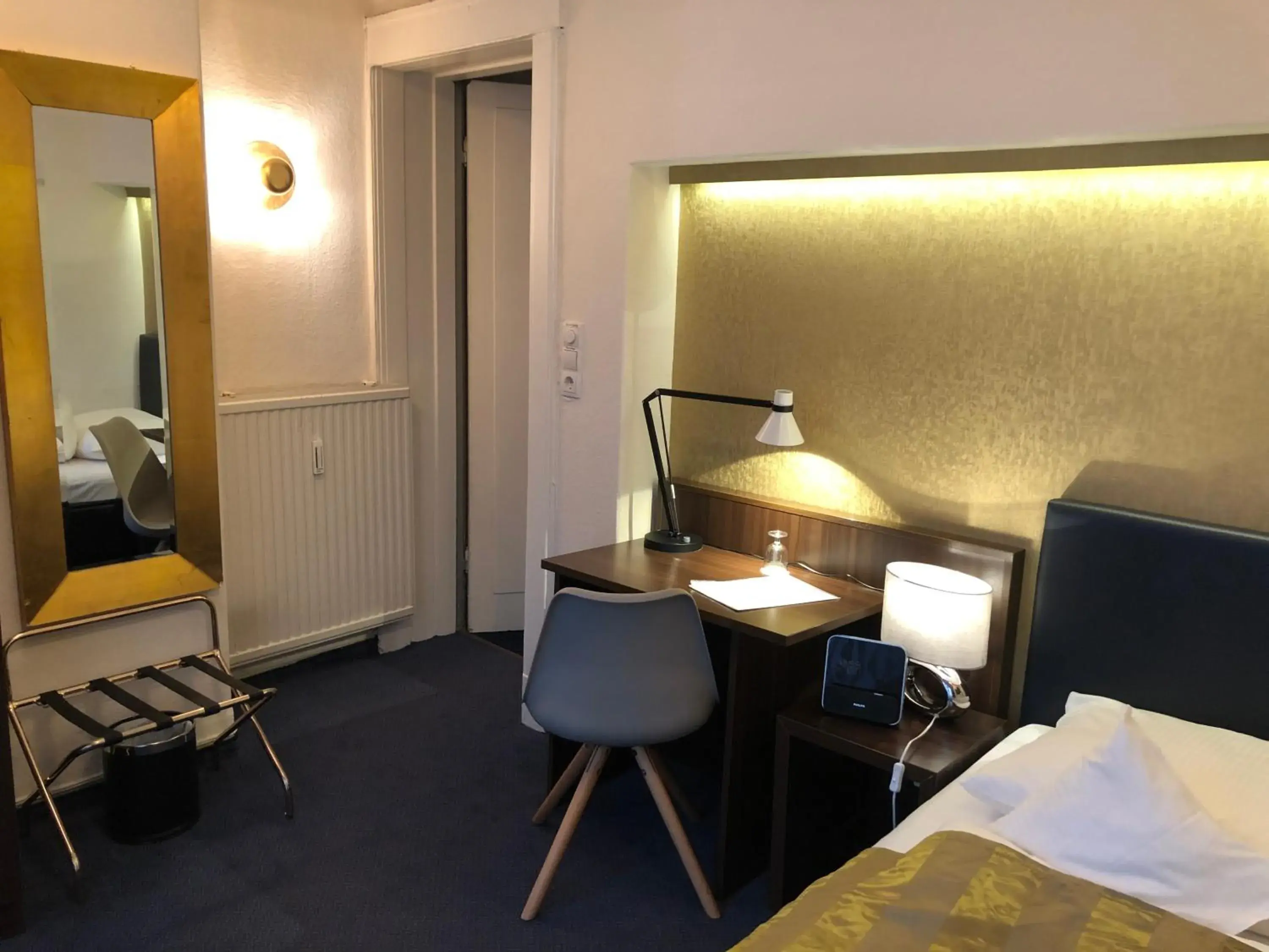 Seating area, TV/Entertainment Center in Hotel Wagner im Dammtorpalais