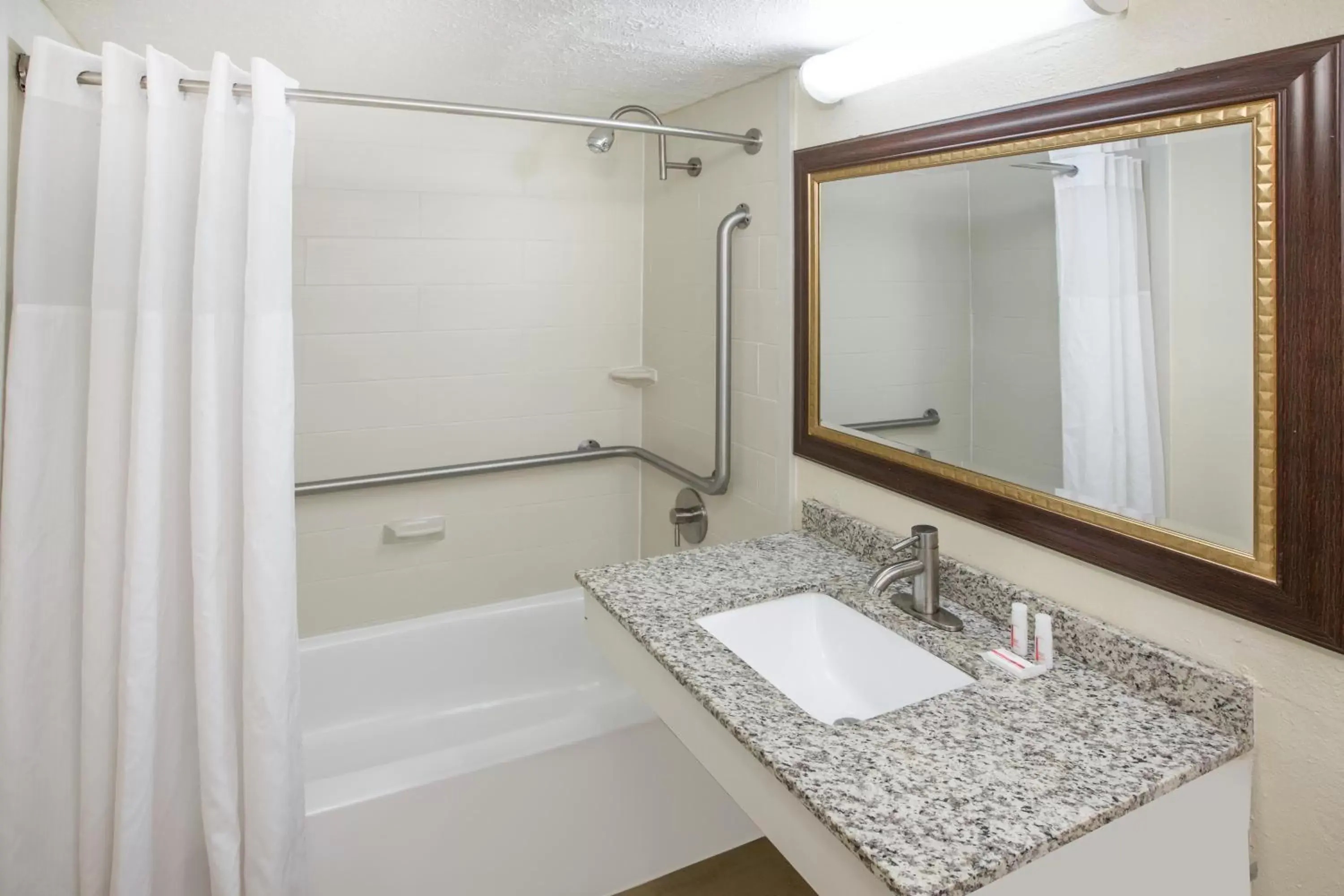 Bathroom in Days Inn by Wyndham Little Rock/Medical Center