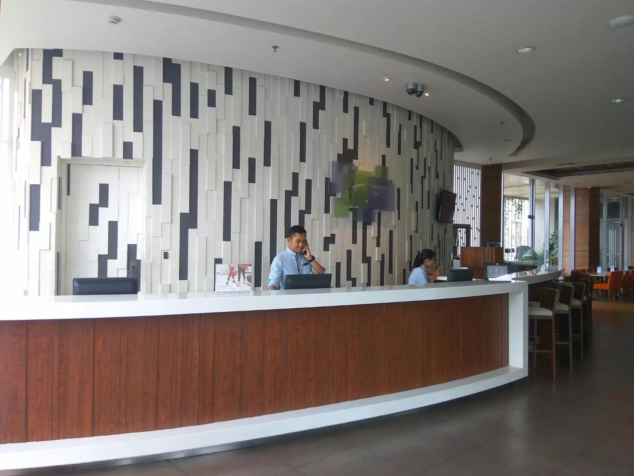 Property building, Lobby/Reception in Holiday Inn Express Semarang Simpang Lima, an IHG Hotel