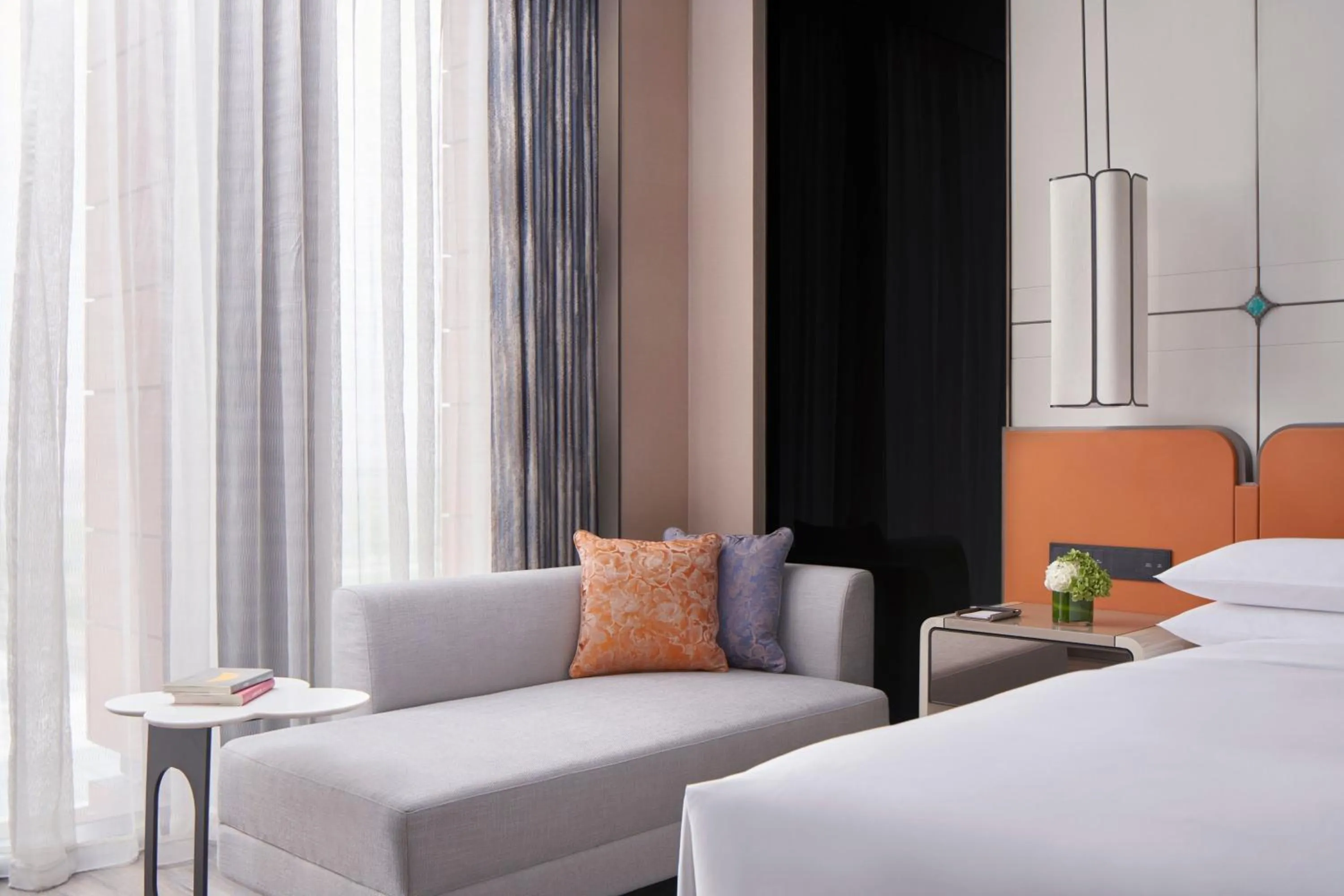 Photo of the whole room, Bed in Tianjin Marriott Hotel National Convention and Exhibition Center