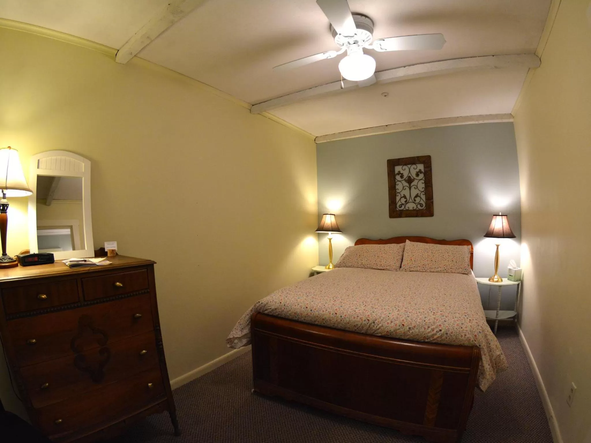 Triple Room in Hyde Away Inn