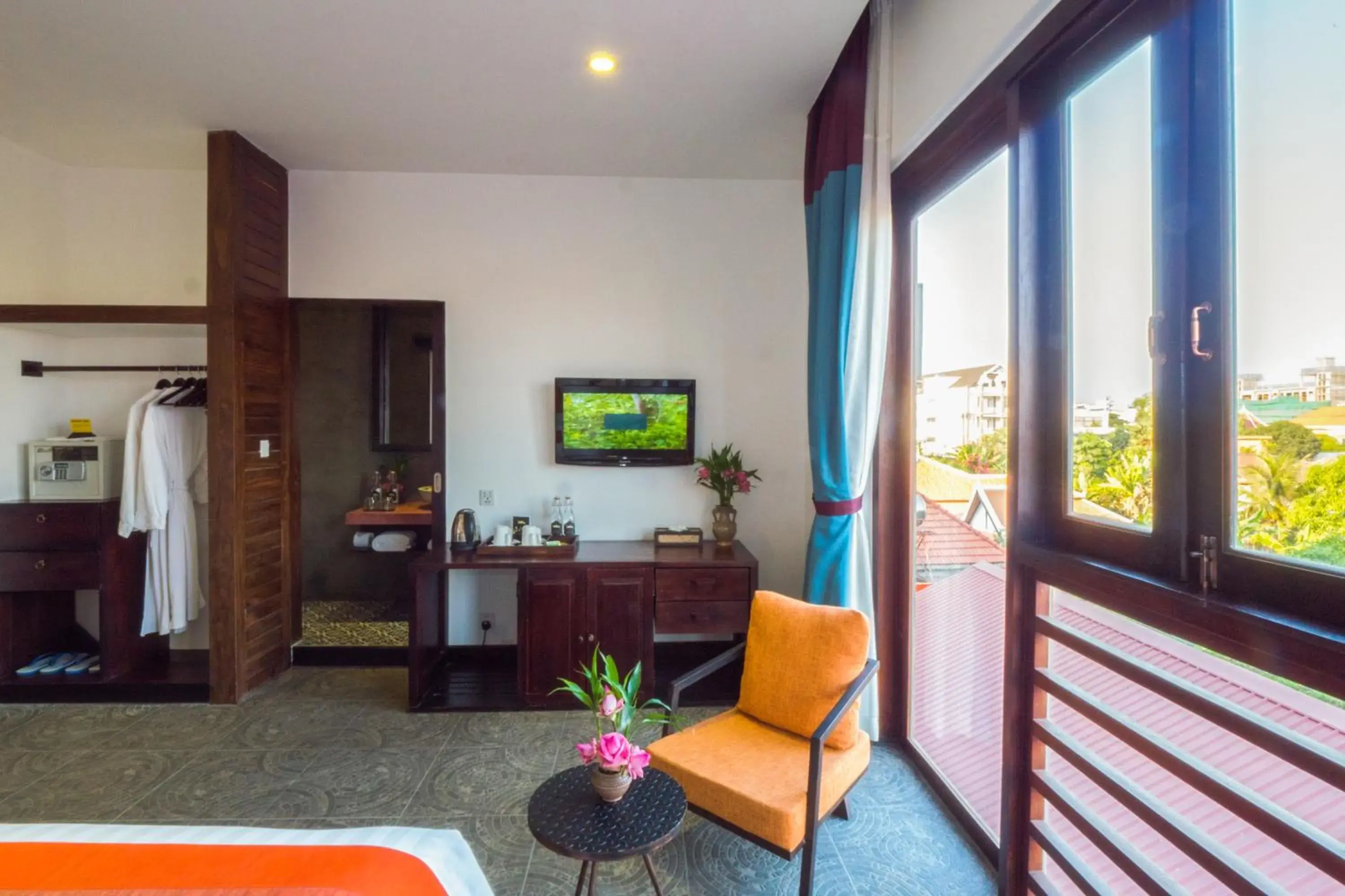 Living room, TV/Entertainment Center in Golden Temple Villa