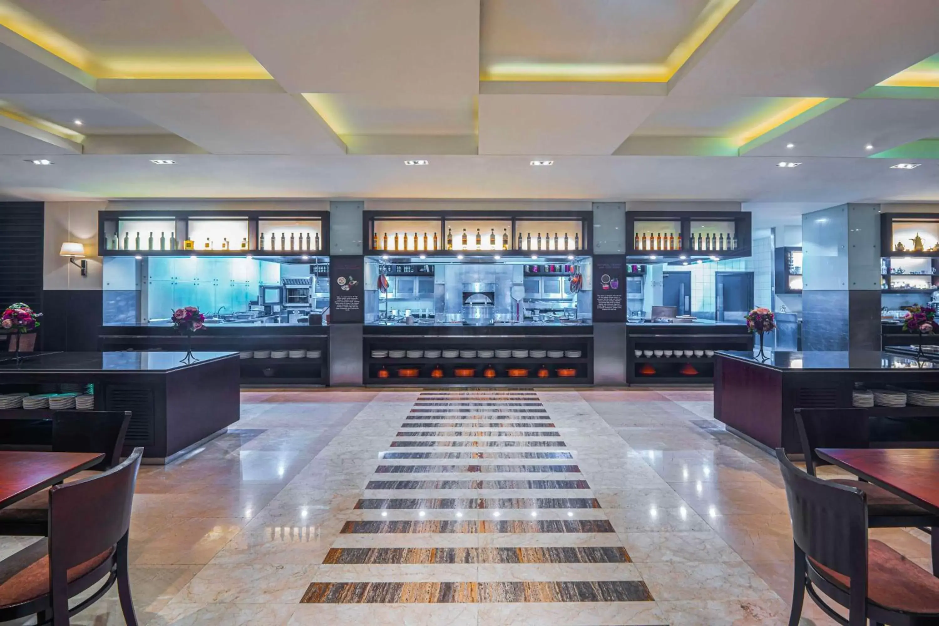 Restaurant/places to eat in Hyatt Regency Dubai - Corniche