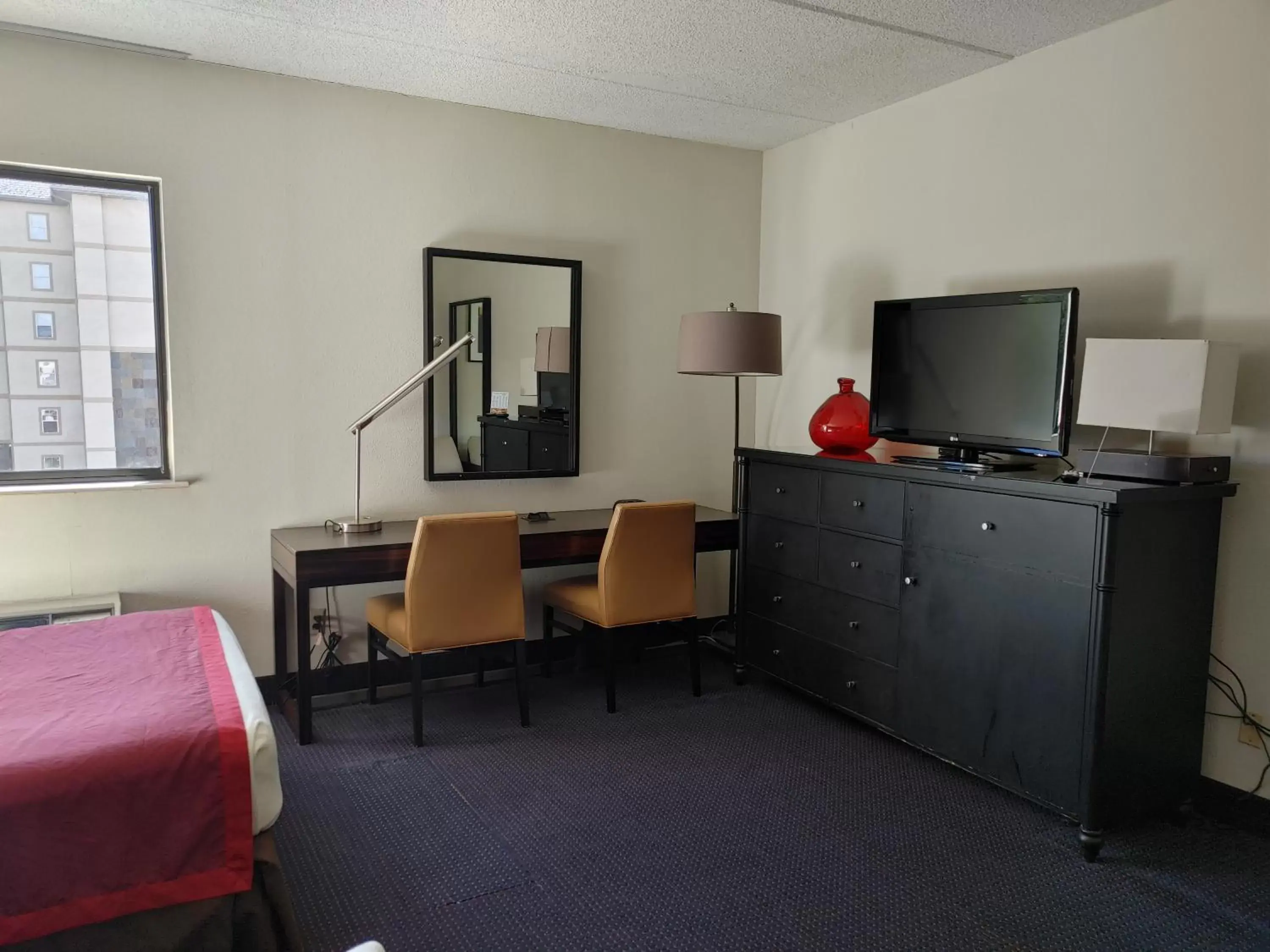 TV/Entertainment Center in Hotel Pigeon Forge