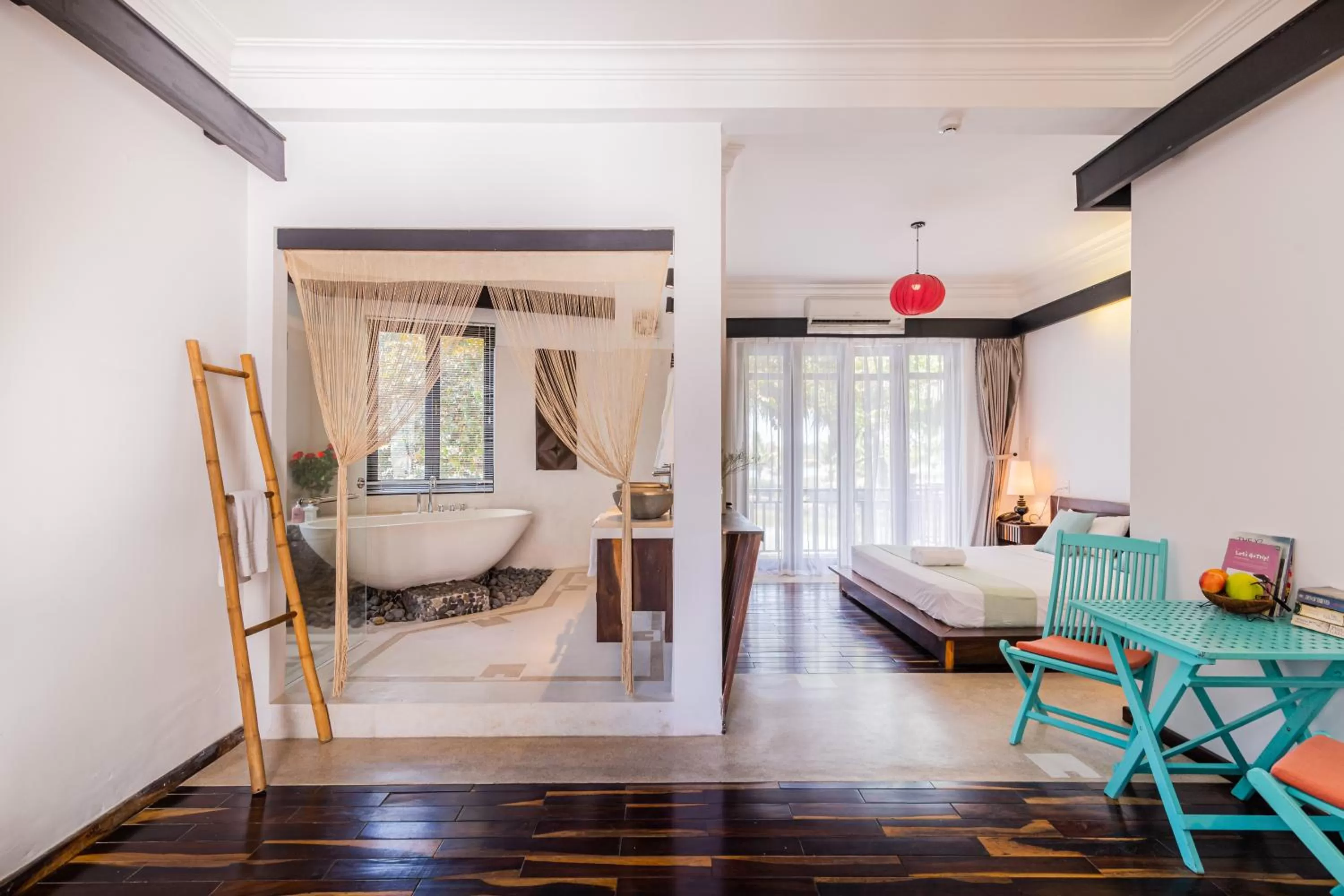 Photo of the whole room in Tra Que Mansion