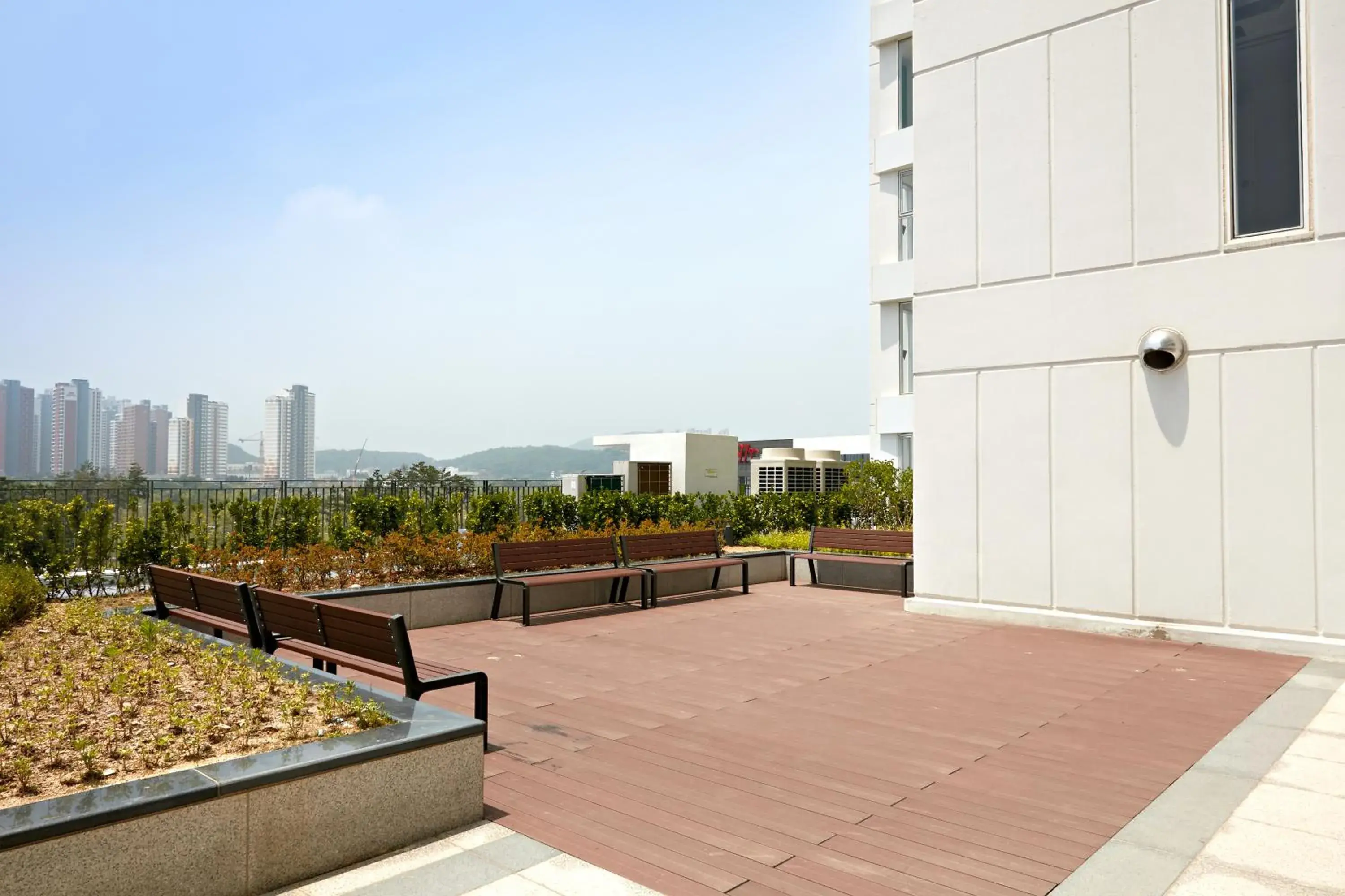 Beach in Ocean Soleview Hotel Beach in Ocean Soleview Hotel