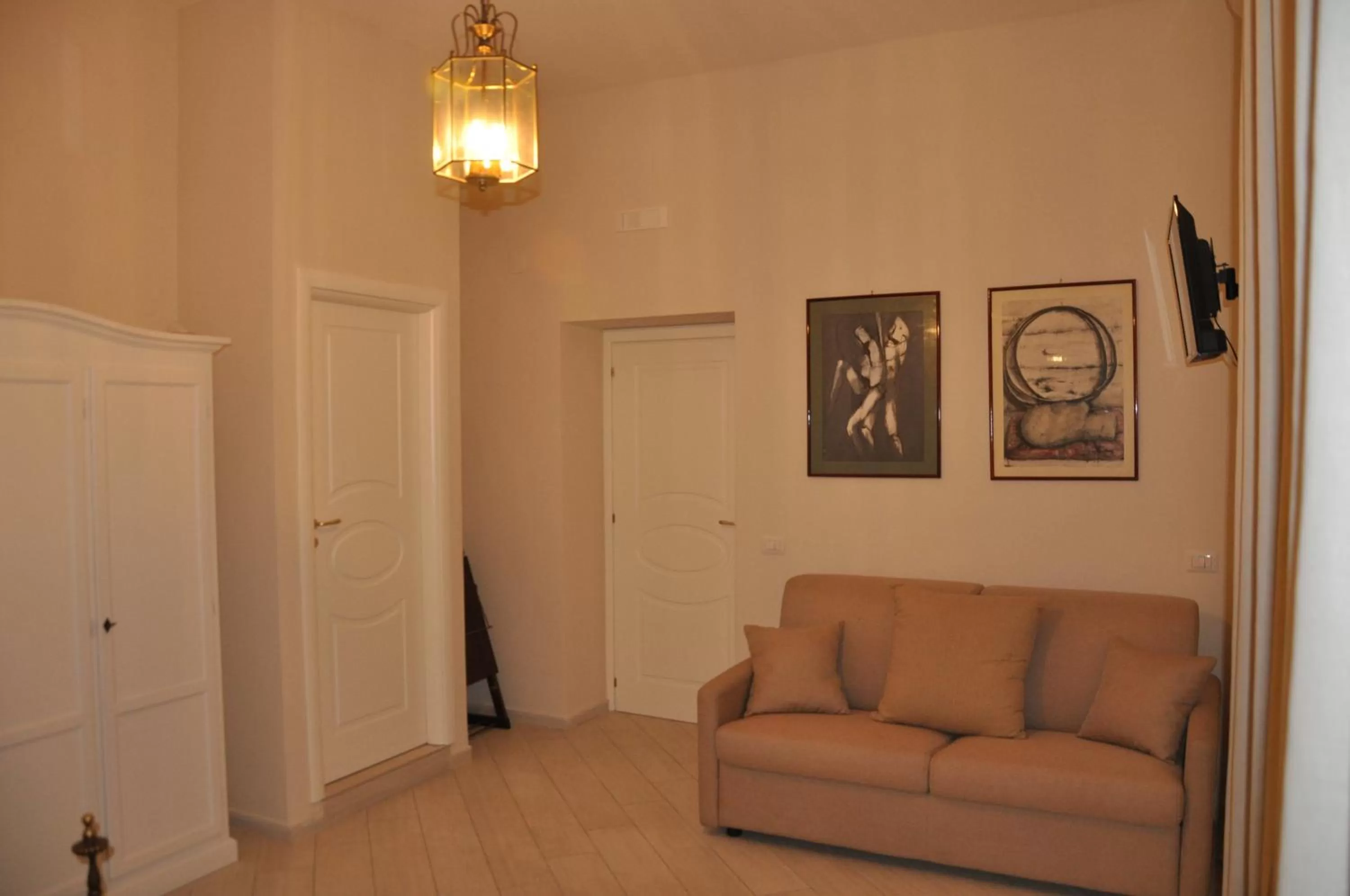 Photo of the whole room in Domus Borbonica