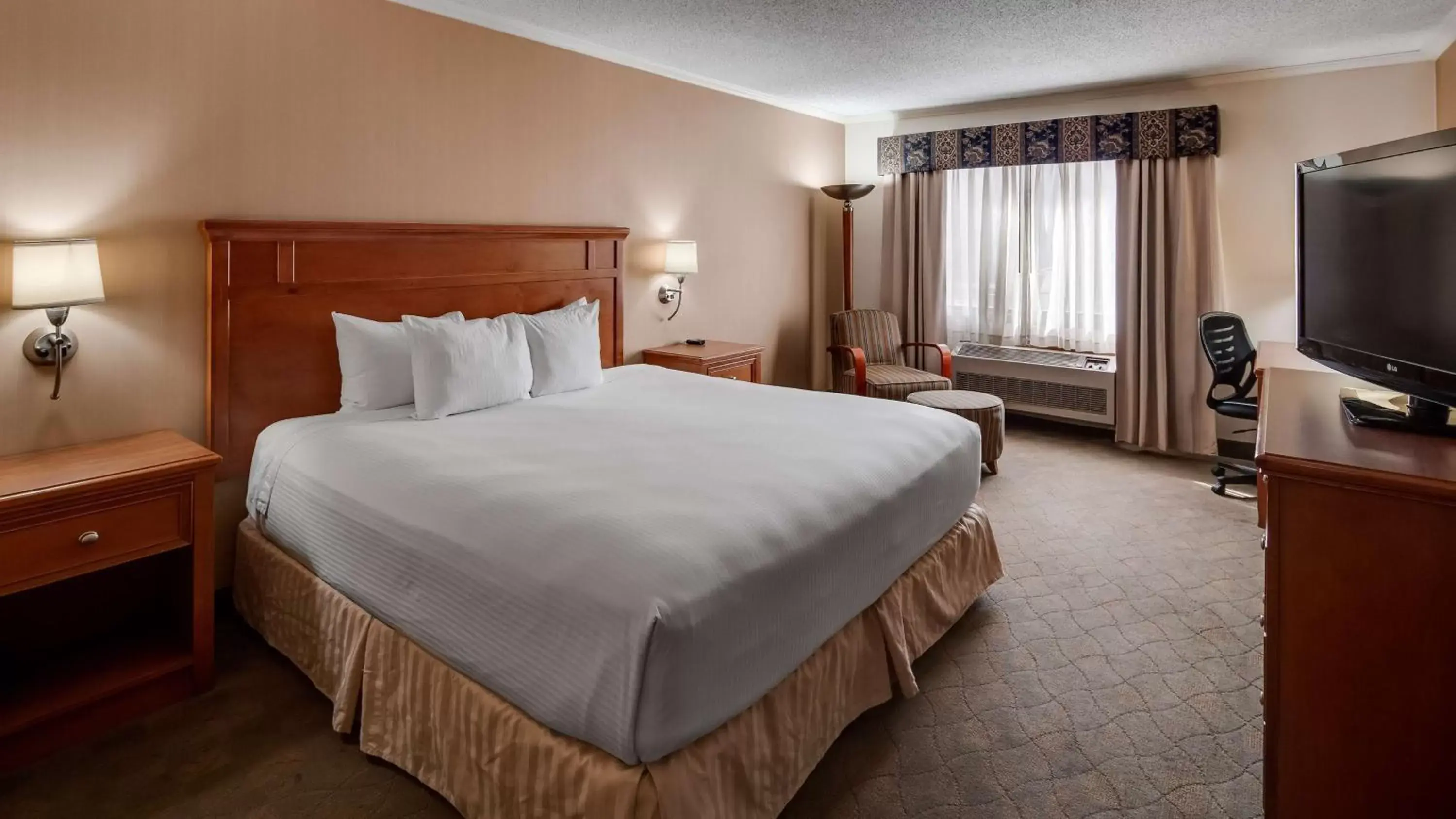 Photo of the whole room, Bed in Best Western Lapeer Inn