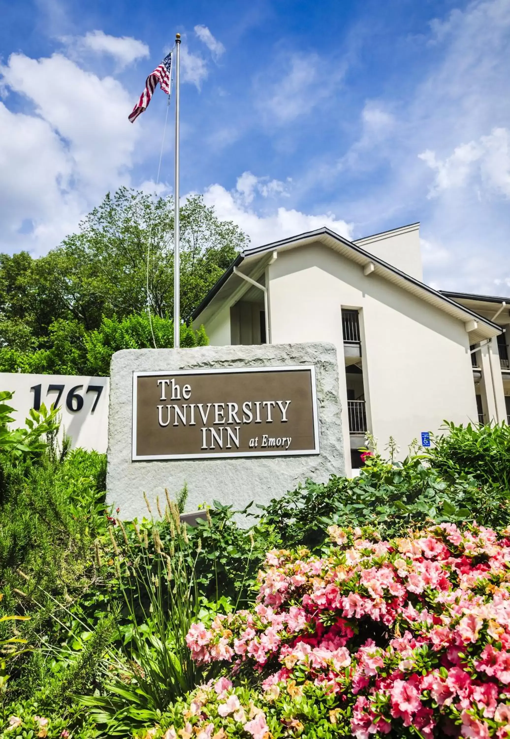 Facade/entrance, Property Building in The University Inn at Emory