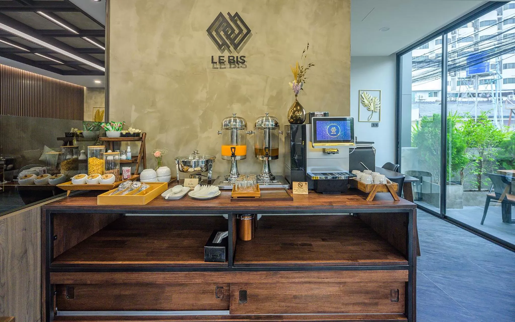 Breakfast in Le Bis Hotel