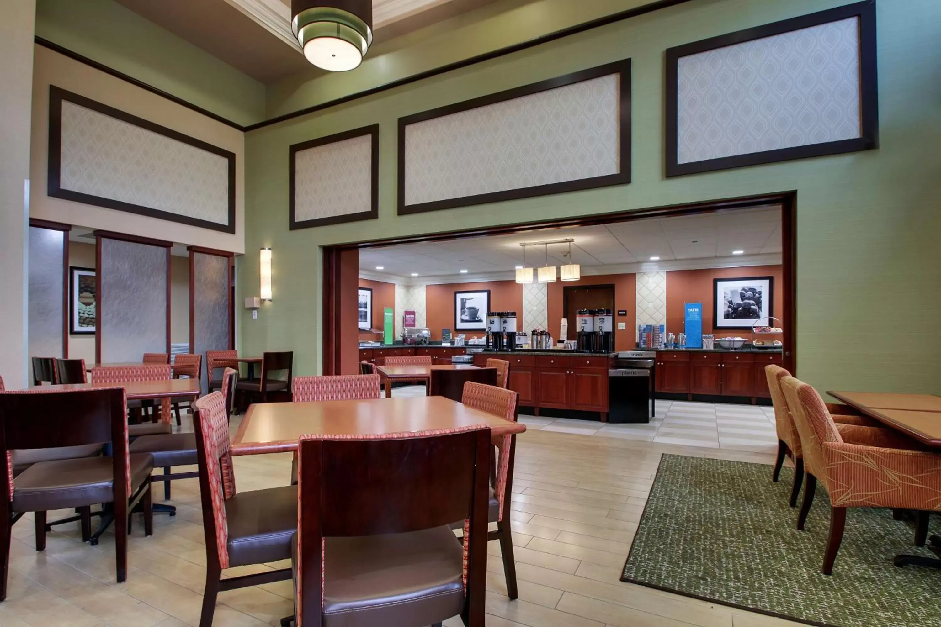 Breakfast, Restaurant/Places to Eat in Hampton Inn & Suites Spartanburg-I-26-Westgate Mall