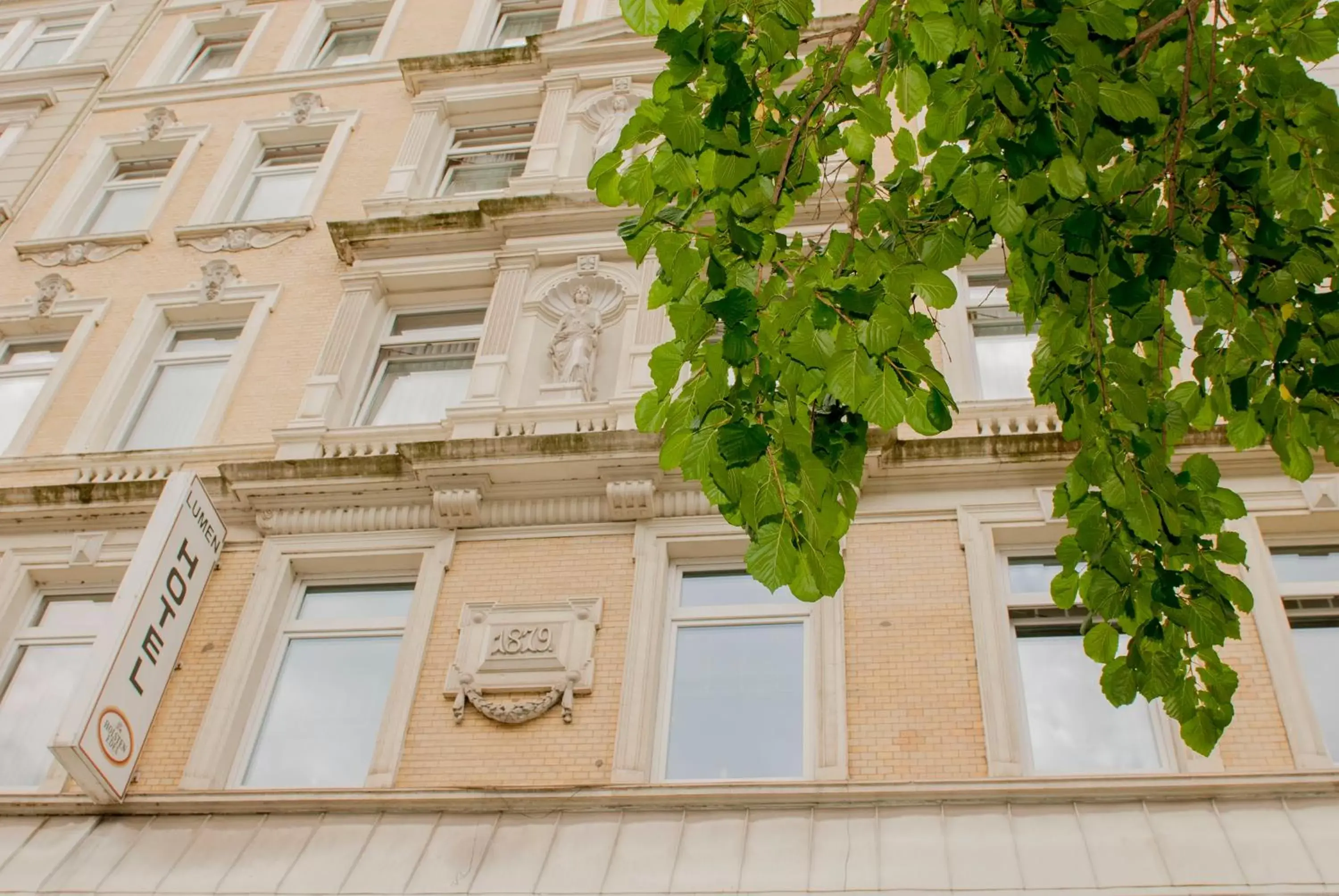 Facade/entrance in Hotel Lumen am Hauptbahnhof Facade/entrance in Hotel Lumen am Hauptbahnhof