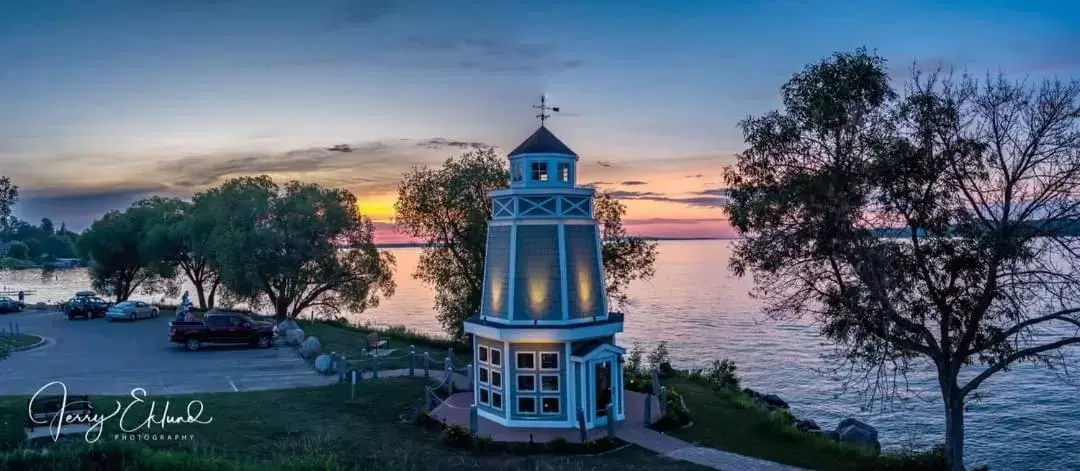 Property Building in Chase On The Lake