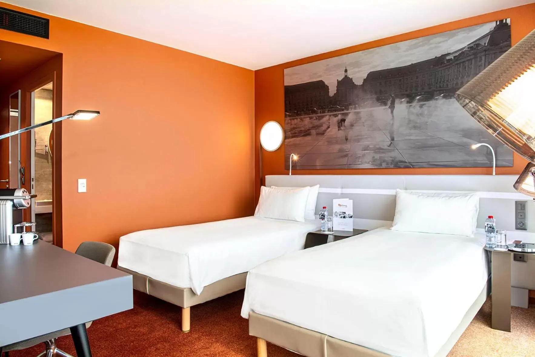 Bed in Radisson Blu Hotel Bordeaux