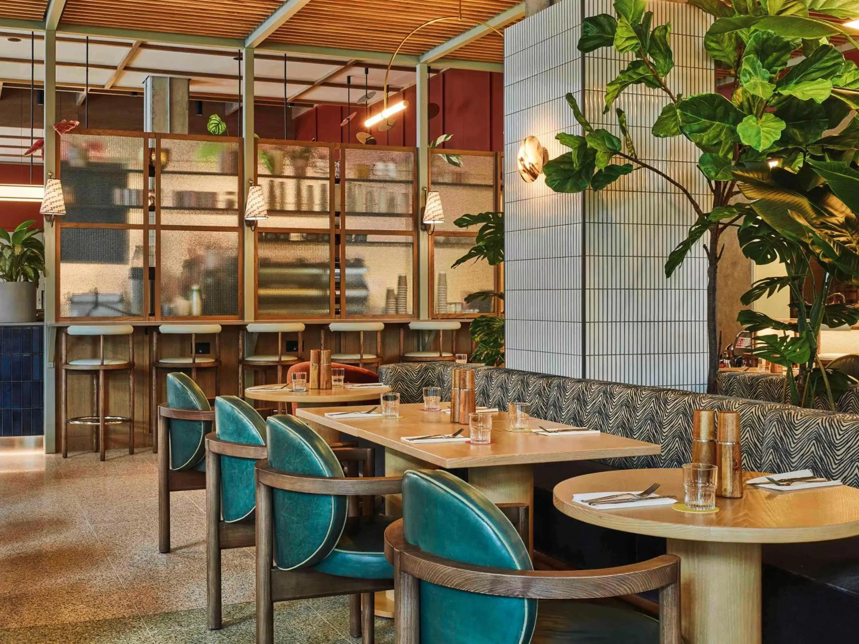 Restaurant/Places to Eat in TRIBE London Canary Wharf