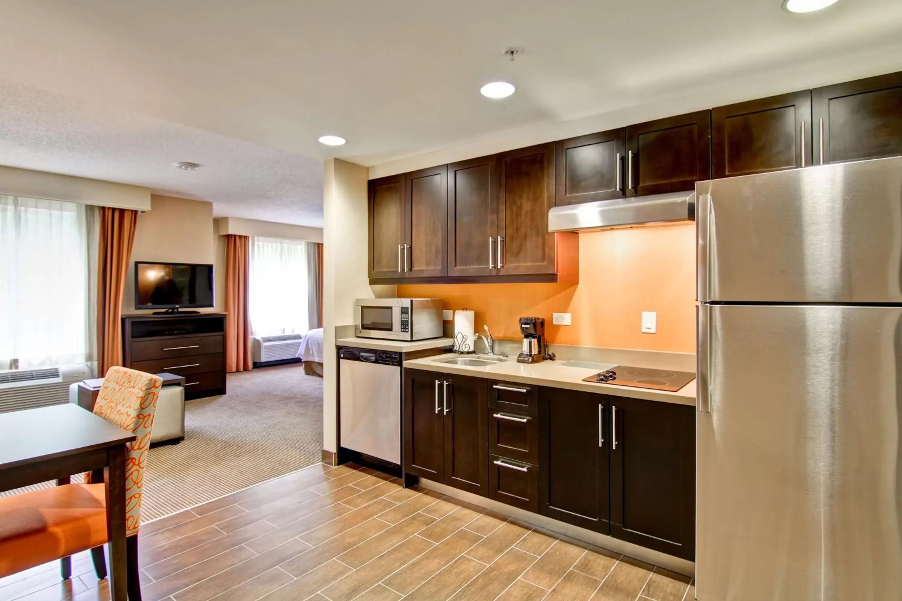 View (from property/room), Kitchen/Kitchenette in Homewood Suites by Hilton Waterloo/St. Jacobs